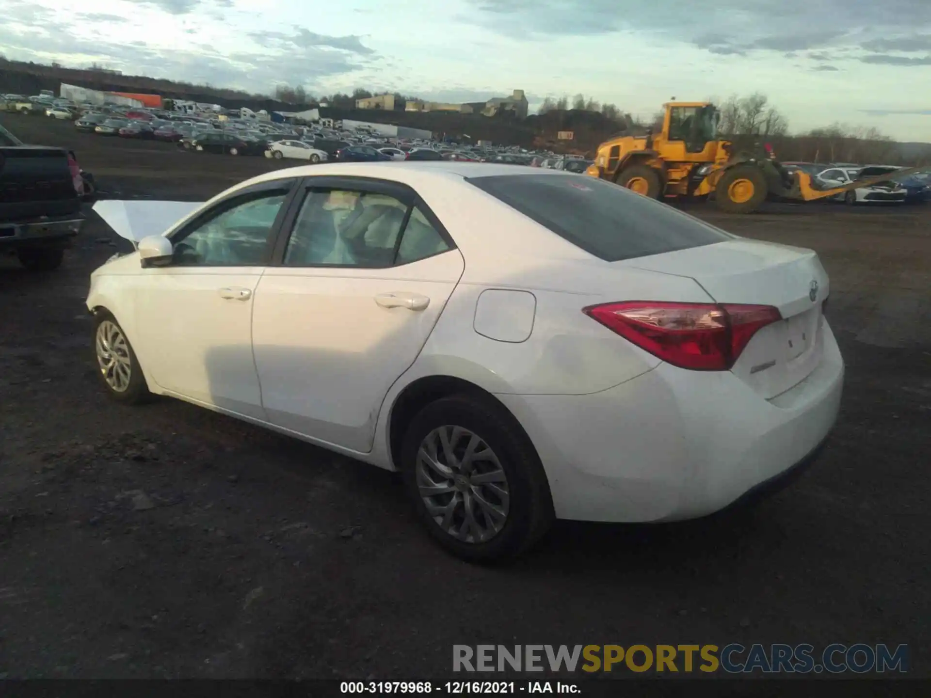 3 Photograph of a damaged car 2T1BURHE5KC134321 TOYOTA COROLLA 2019