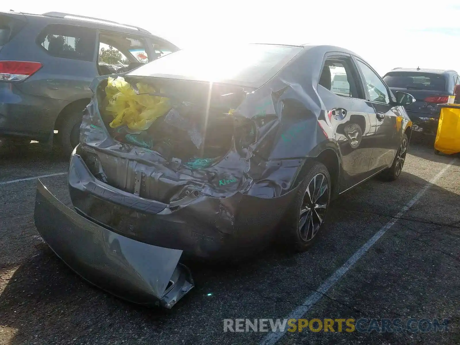 4 Photograph of a damaged car 2T1BURHE5KC134402 TOYOTA COROLLA 2019