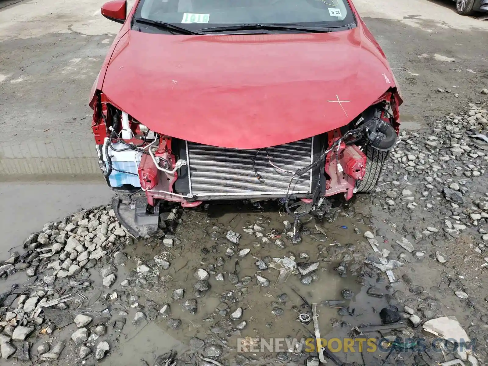 9 Photograph of a damaged car 2T1BURHE5KC135114 TOYOTA COROLLA 2019
