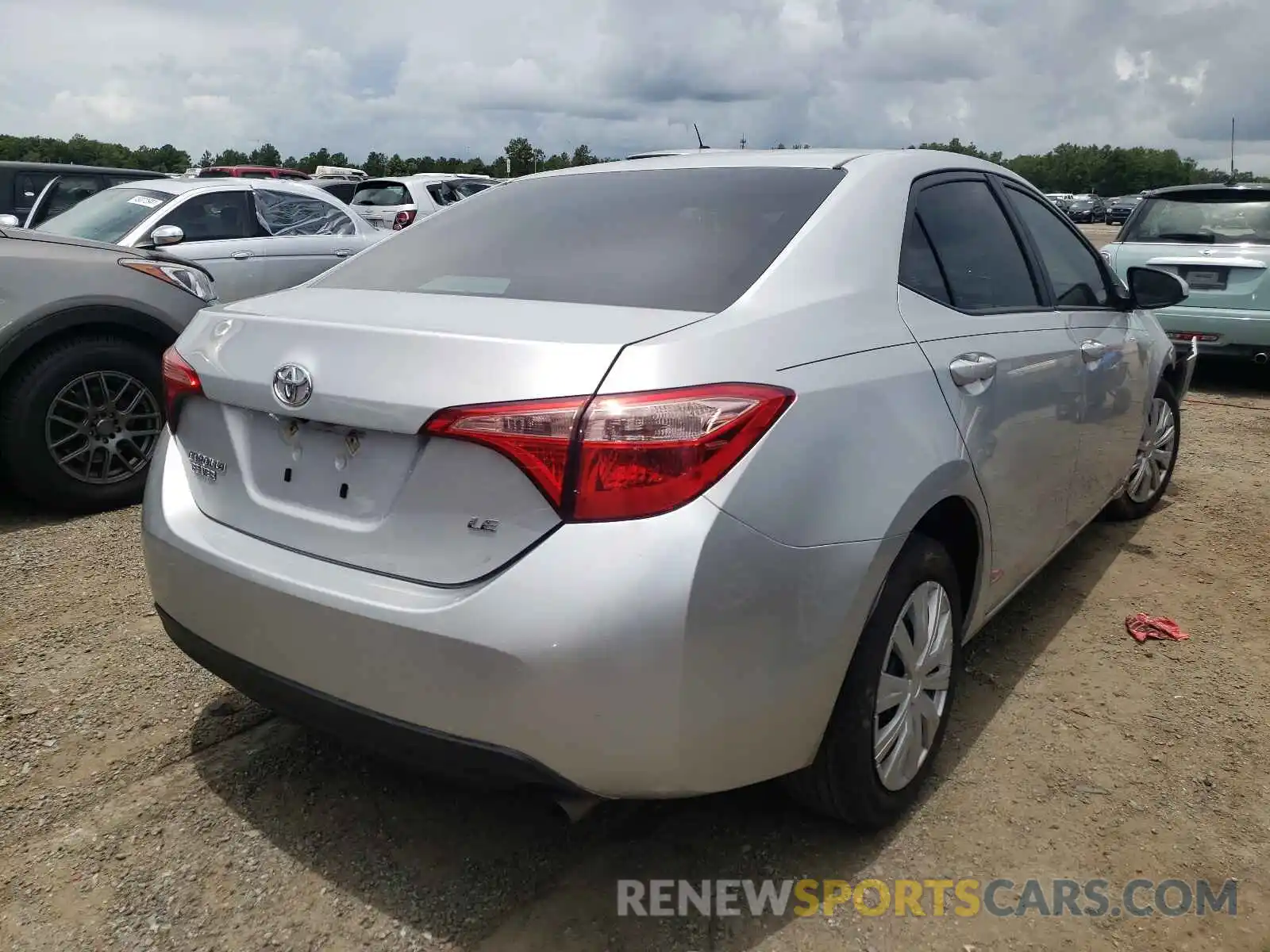 4 Photograph of a damaged car 2T1BURHE5KC135324 TOYOTA COROLLA 2019