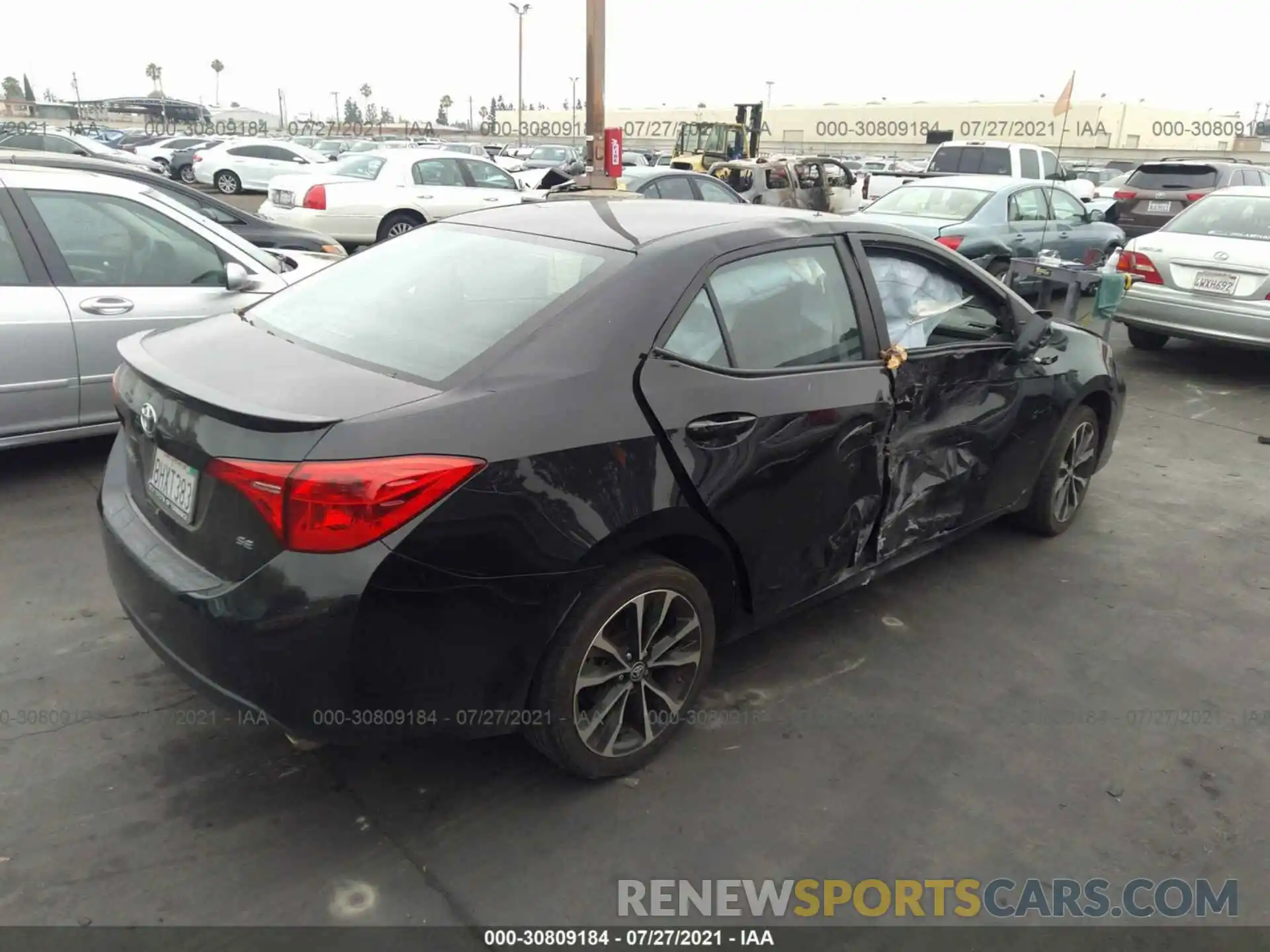 4 Photograph of a damaged car 2T1BURHE5KC135372 TOYOTA COROLLA 2019