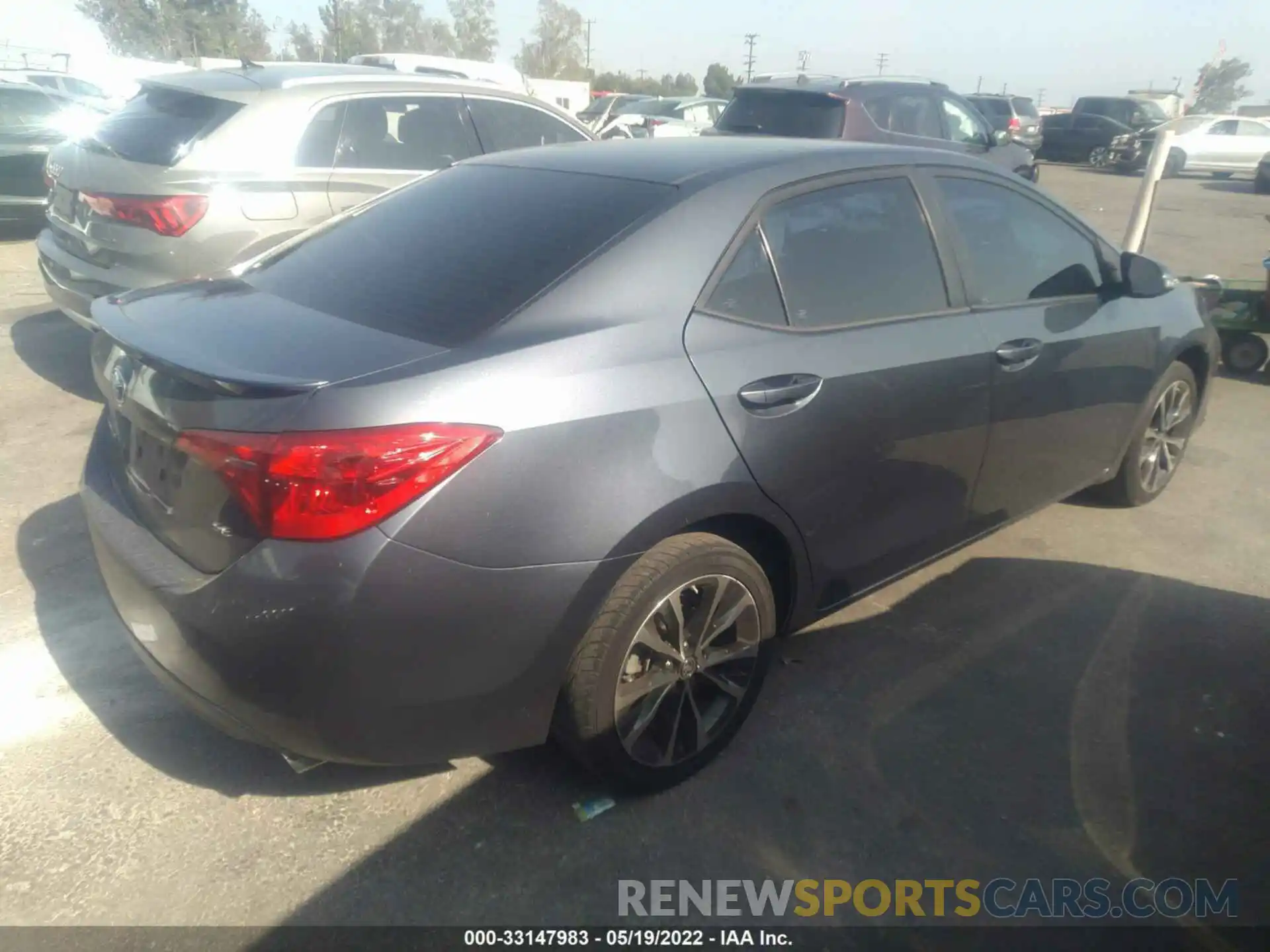 4 Photograph of a damaged car 2T1BURHE5KC135422 TOYOTA COROLLA 2019