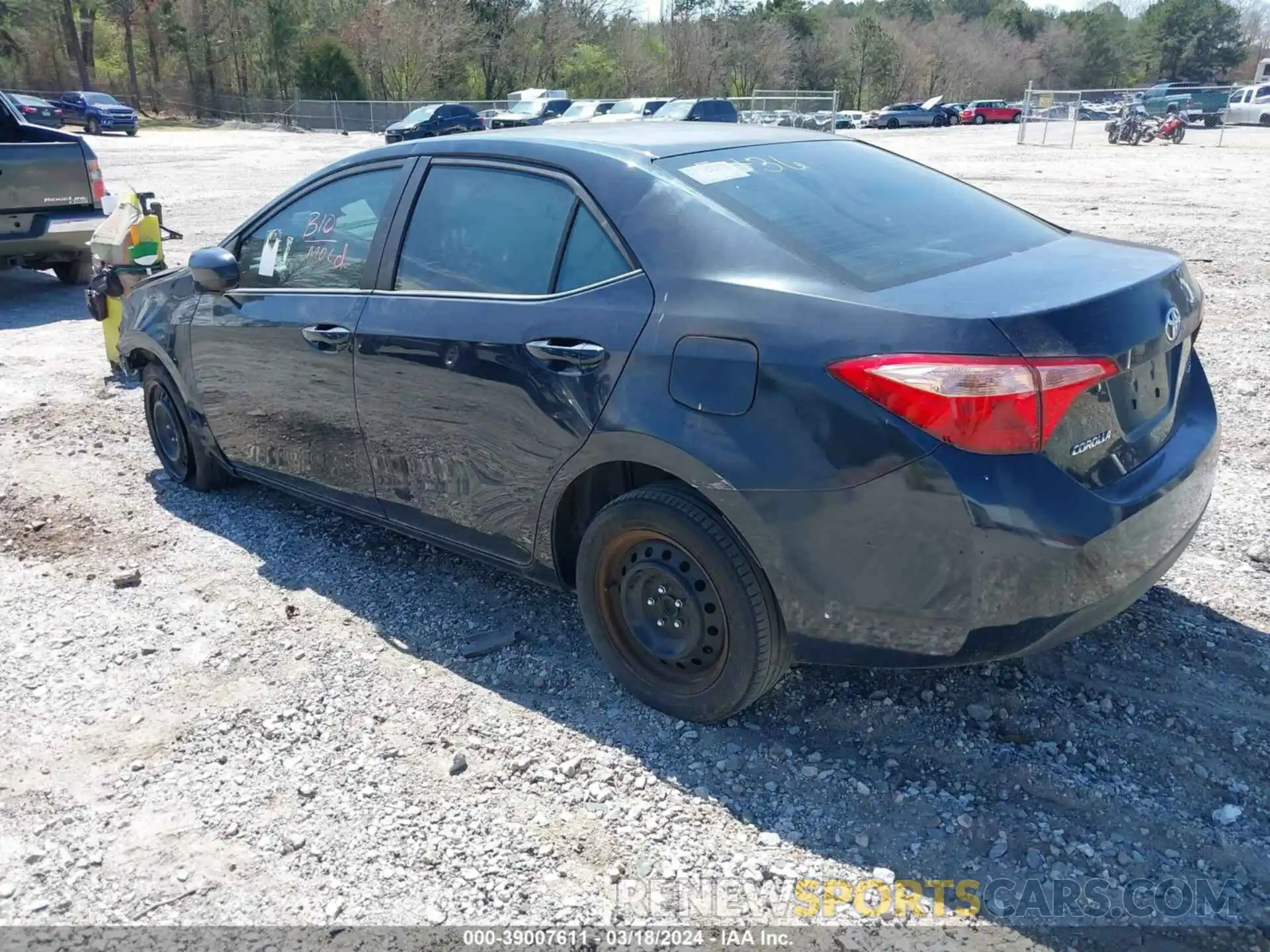 3 Photograph of a damaged car 2T1BURHE5KC135436 TOYOTA COROLLA 2019