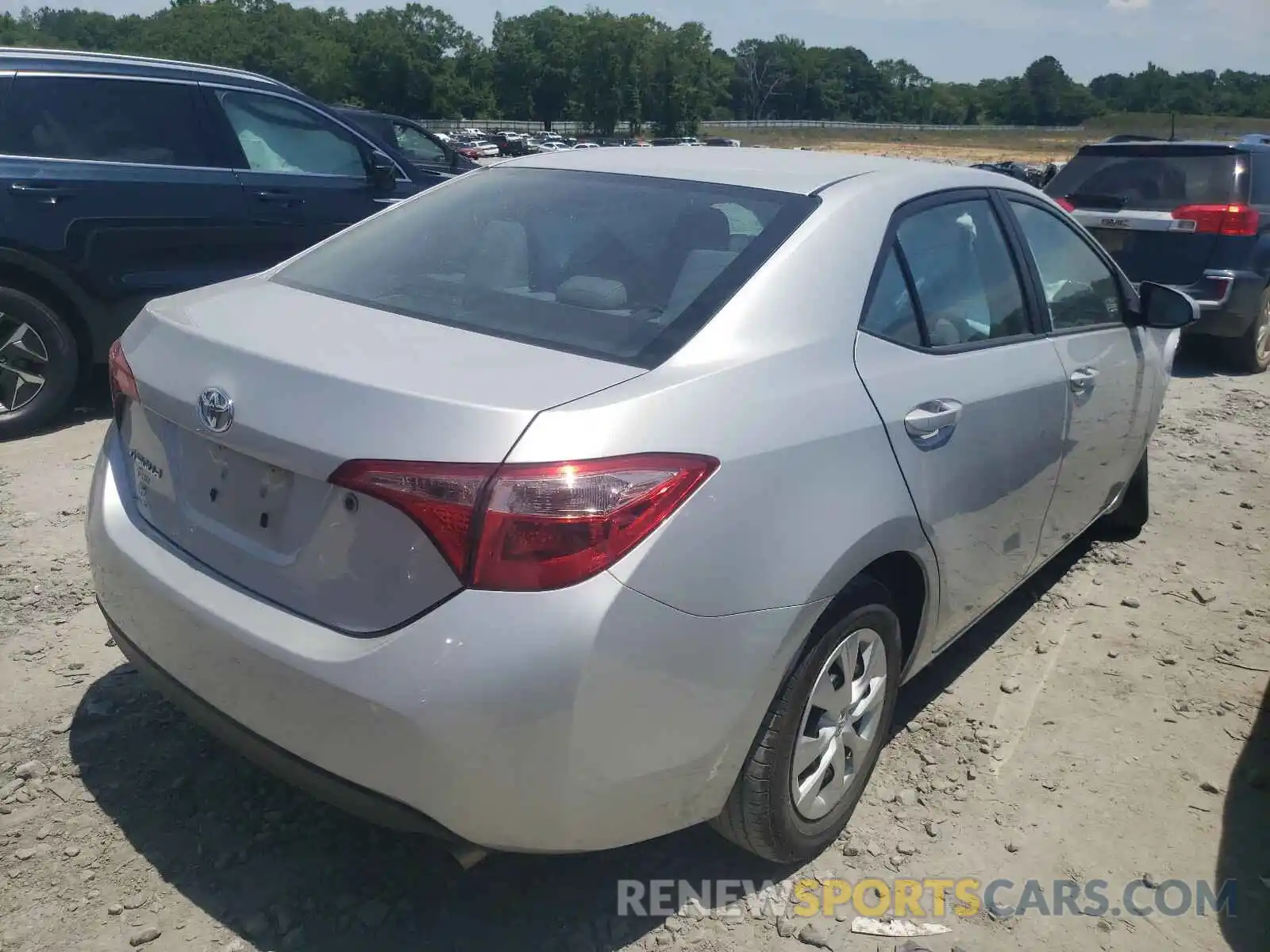 4 Photograph of a damaged car 2T1BURHE5KC136795 TOYOTA COROLLA 2019