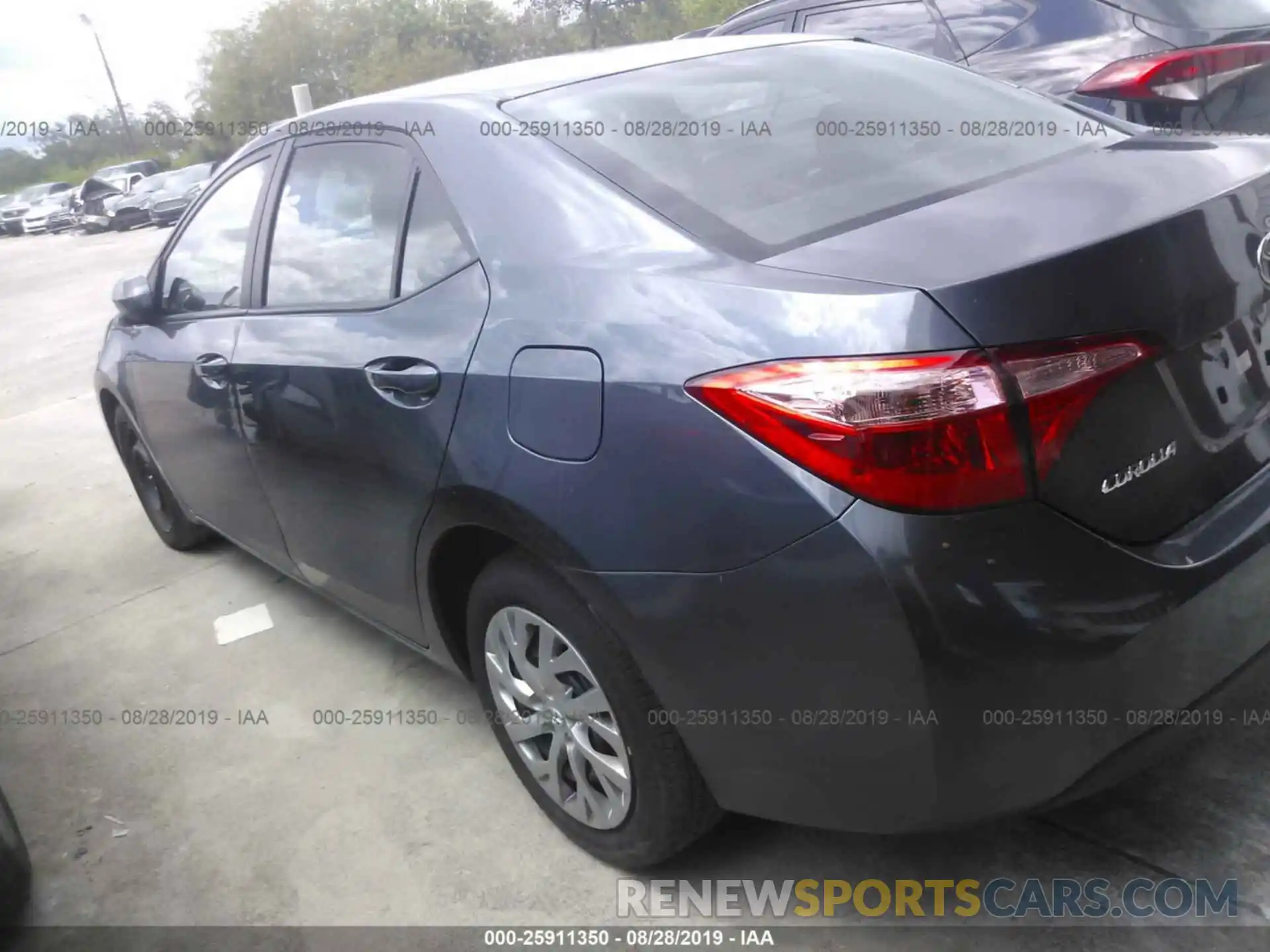 3 Photograph of a damaged car 2T1BURHE5KC137011 TOYOTA COROLLA 2019