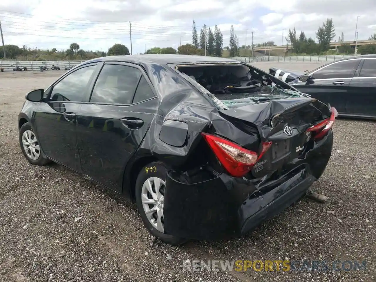 3 Photograph of a damaged car 2T1BURHE5KC137462 TOYOTA COROLLA 2019