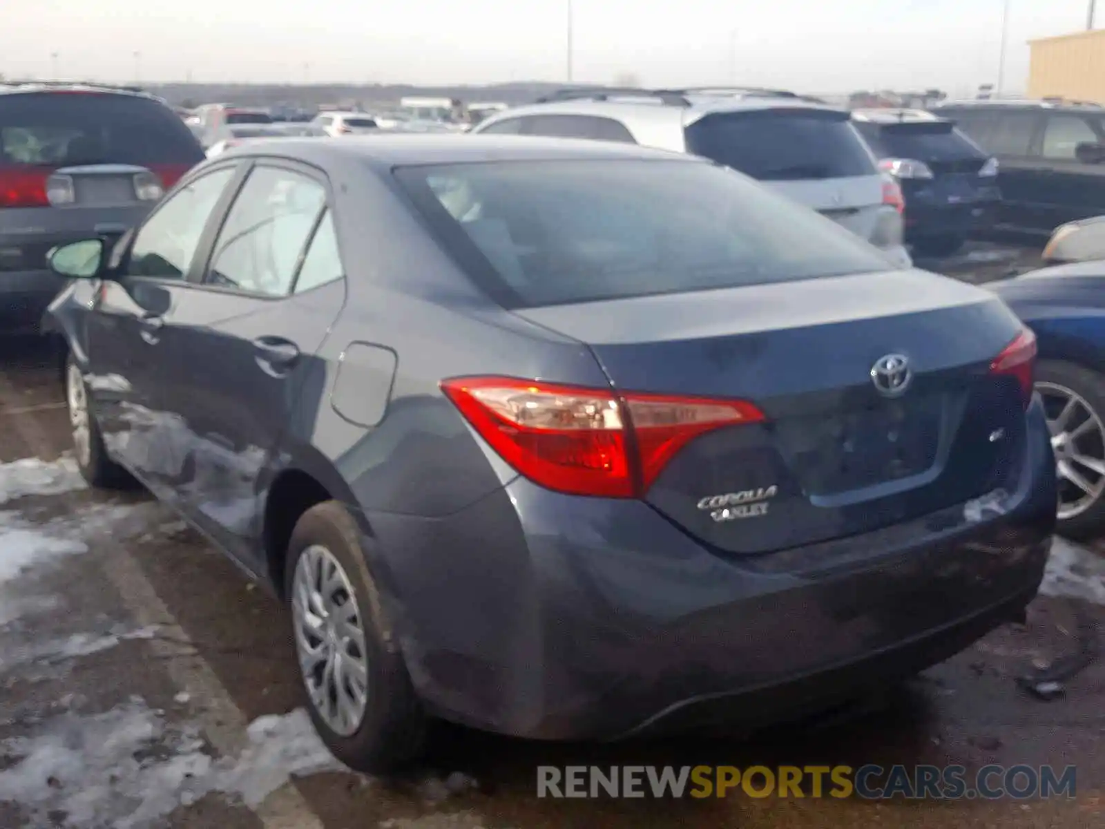 3 Photograph of a damaged car 2T1BURHE5KC138188 TOYOTA COROLLA 2019