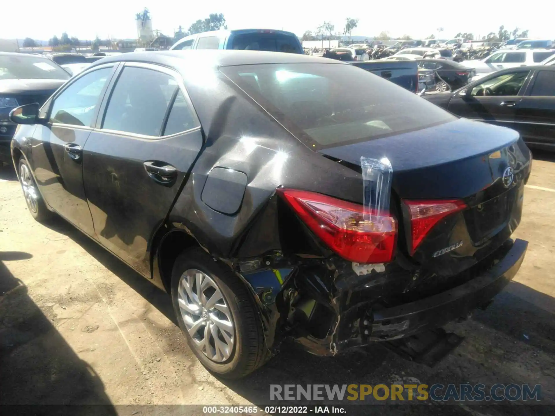 3 Photograph of a damaged car 2T1BURHE5KC138272 TOYOTA COROLLA 2019