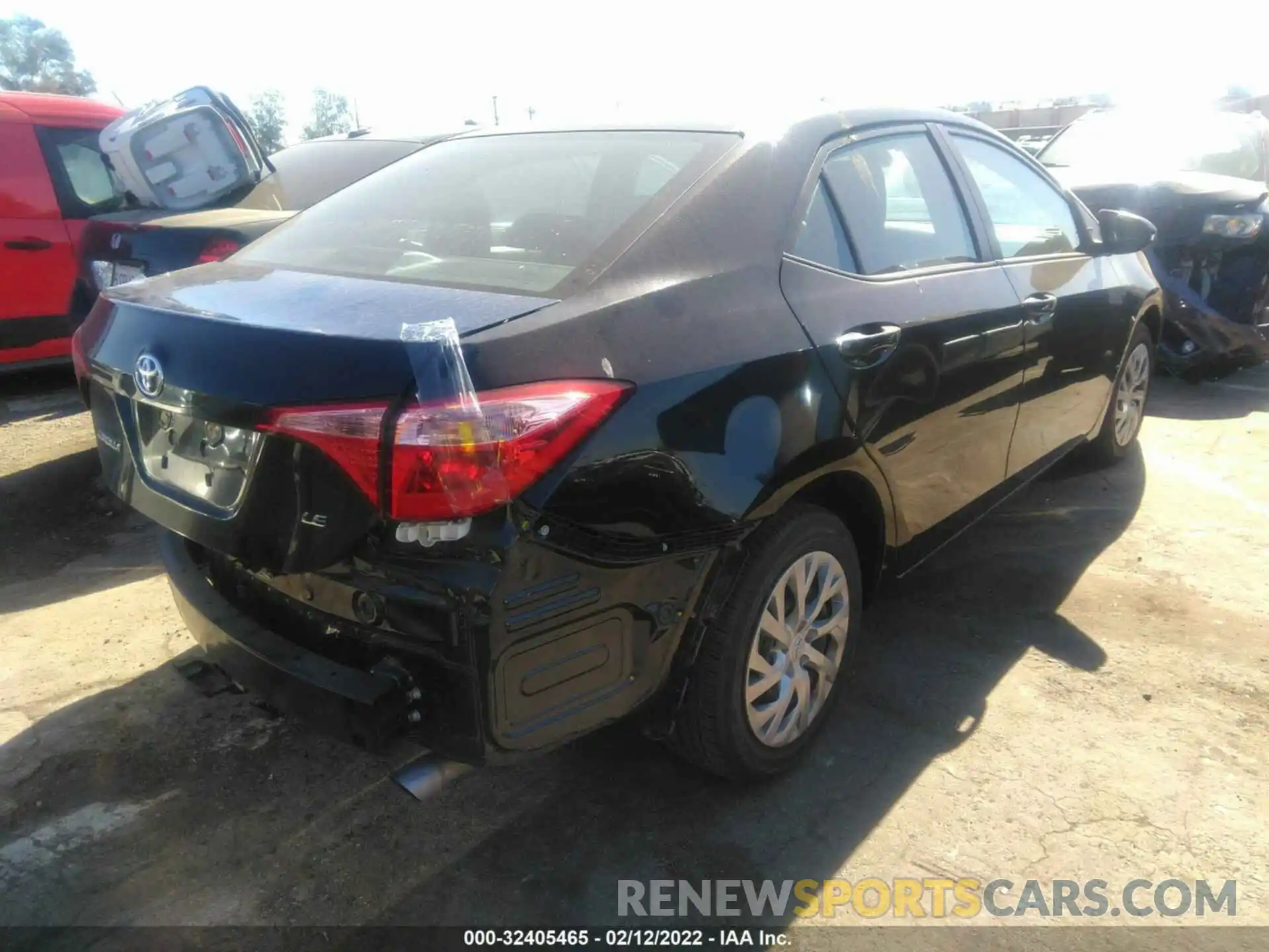 4 Photograph of a damaged car 2T1BURHE5KC138272 TOYOTA COROLLA 2019