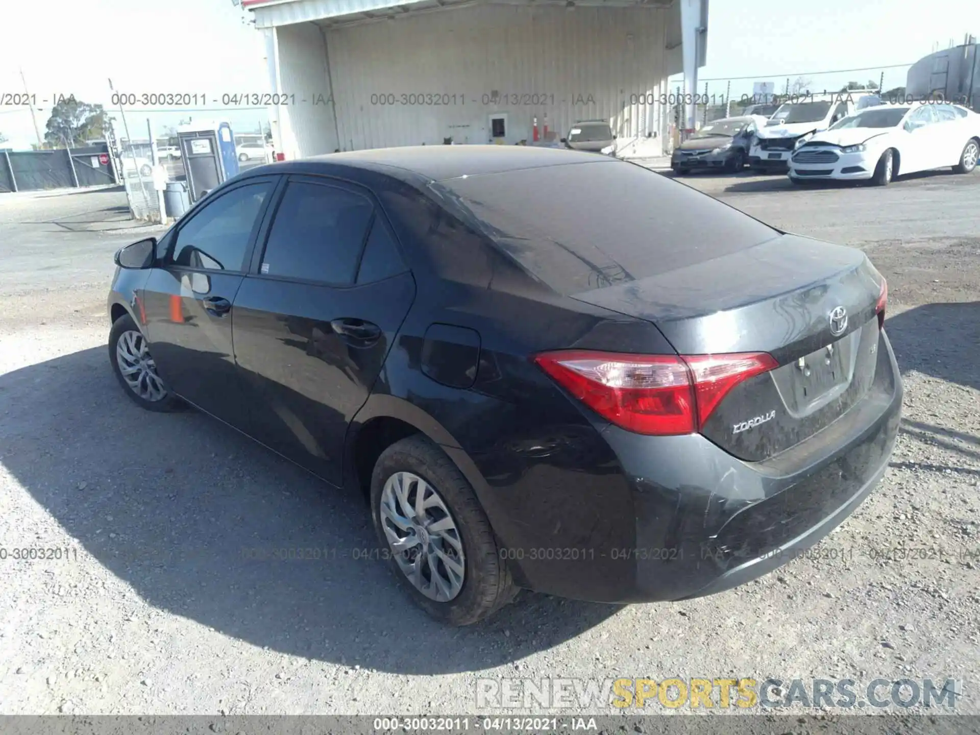 3 Photograph of a damaged car 2T1BURHE5KC138594 TOYOTA COROLLA 2019