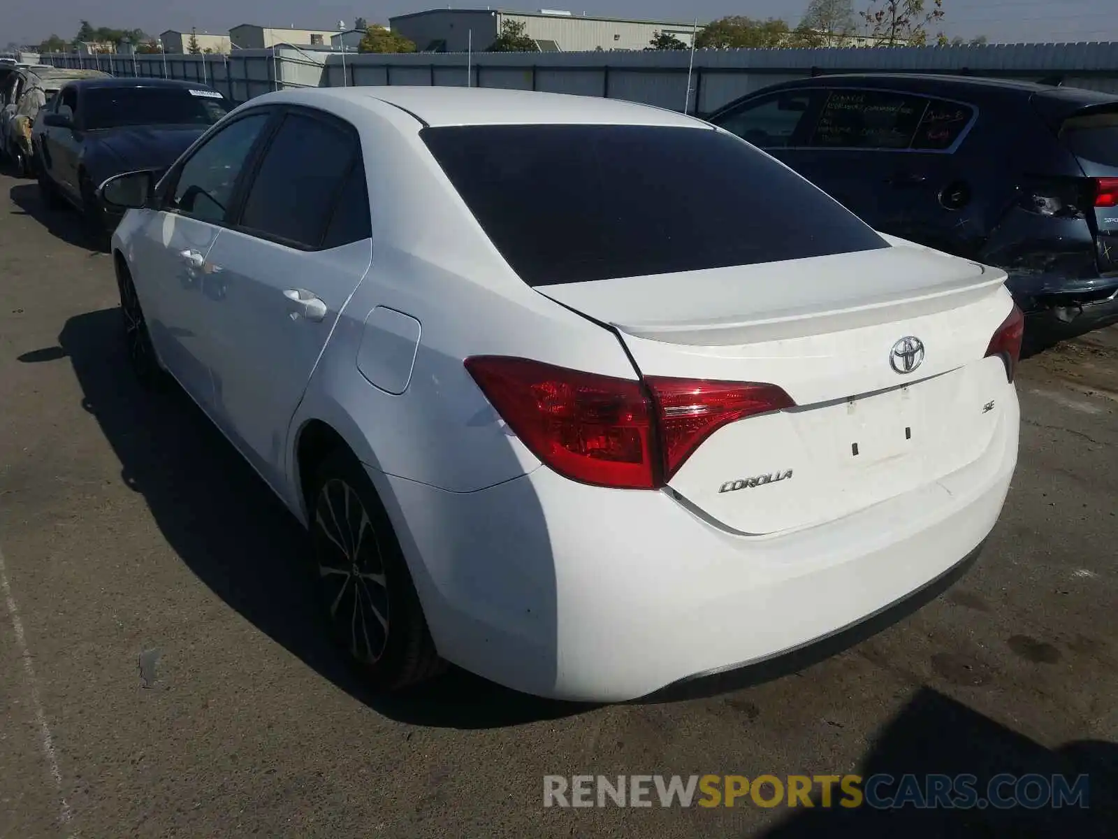 3 Photograph of a damaged car 2T1BURHE5KC138711 TOYOTA COROLLA 2019