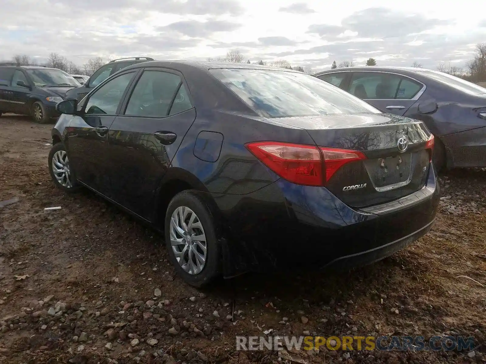 3 Photograph of a damaged car 2T1BURHE5KC138742 TOYOTA COROLLA 2019