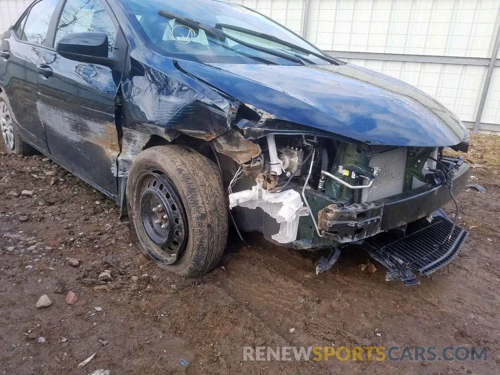 9 Photograph of a damaged car 2T1BURHE5KC138742 TOYOTA COROLLA 2019