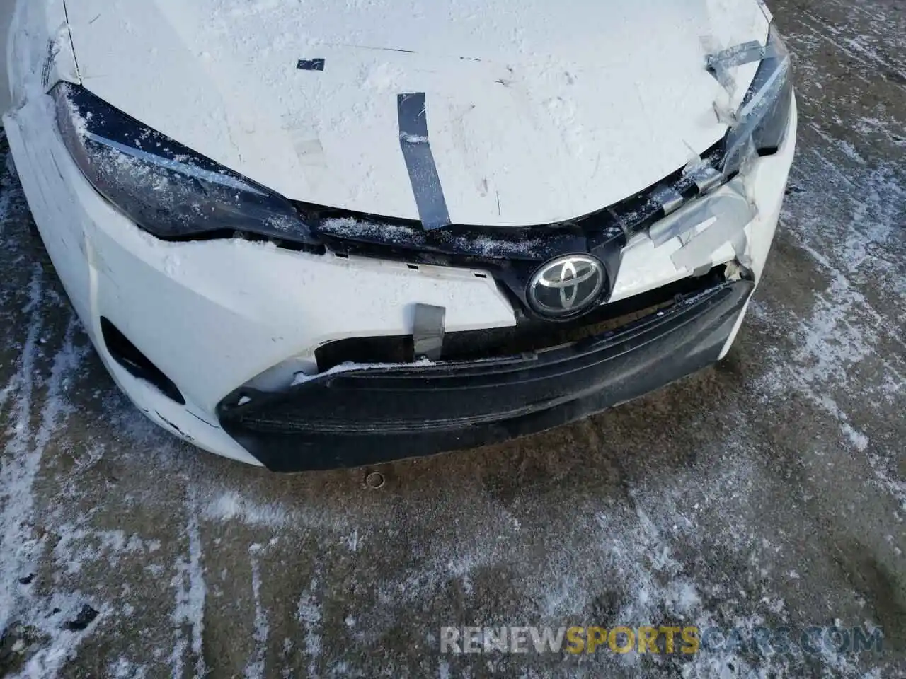 9 Photograph of a damaged car 2T1BURHE5KC138854 TOYOTA COROLLA 2019