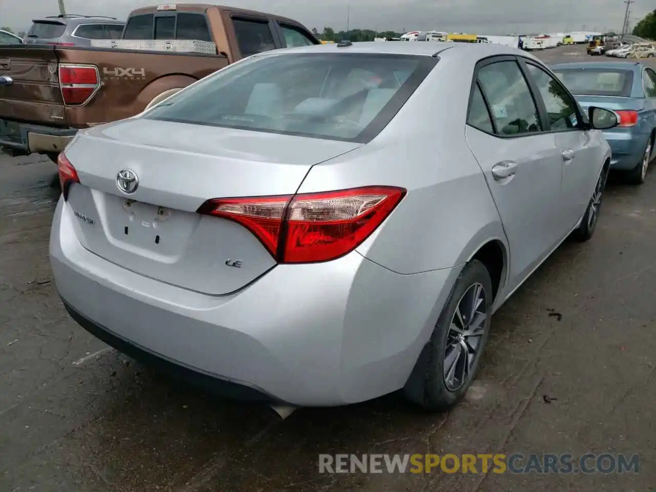 4 Photograph of a damaged car 2T1BURHE5KC138904 TOYOTA COROLLA 2019