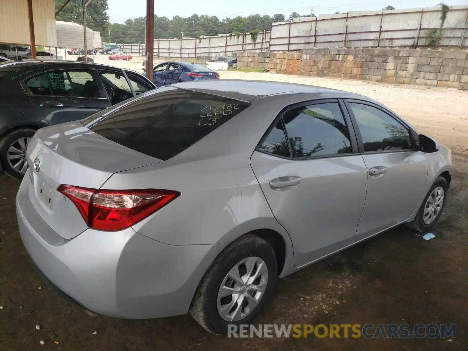 4 Photograph of a damaged car 2T1BURHE5KC139244 TOYOTA COROLLA 2019