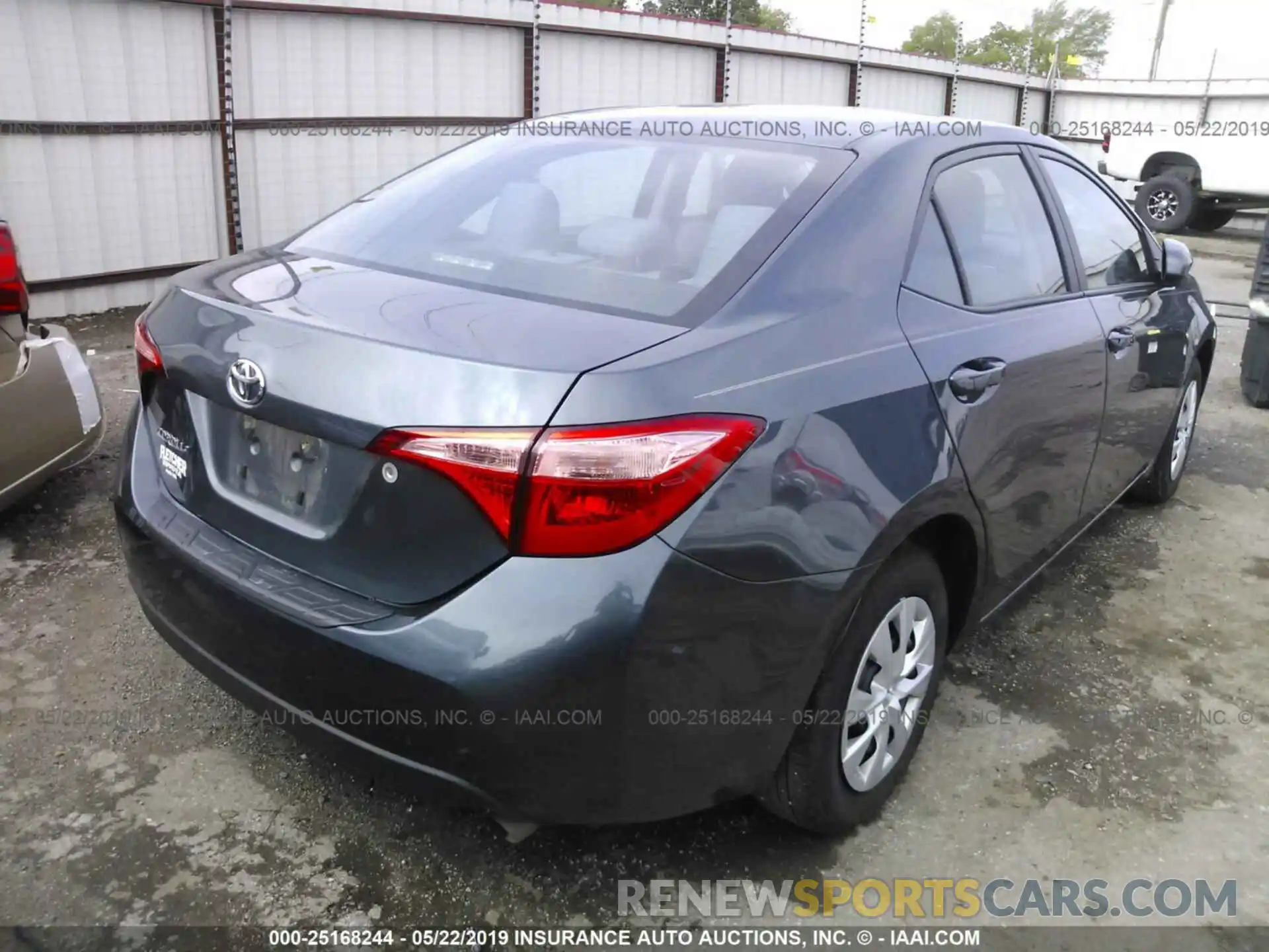 4 Photograph of a damaged car 2T1BURHE5KC139275 TOYOTA COROLLA 2019