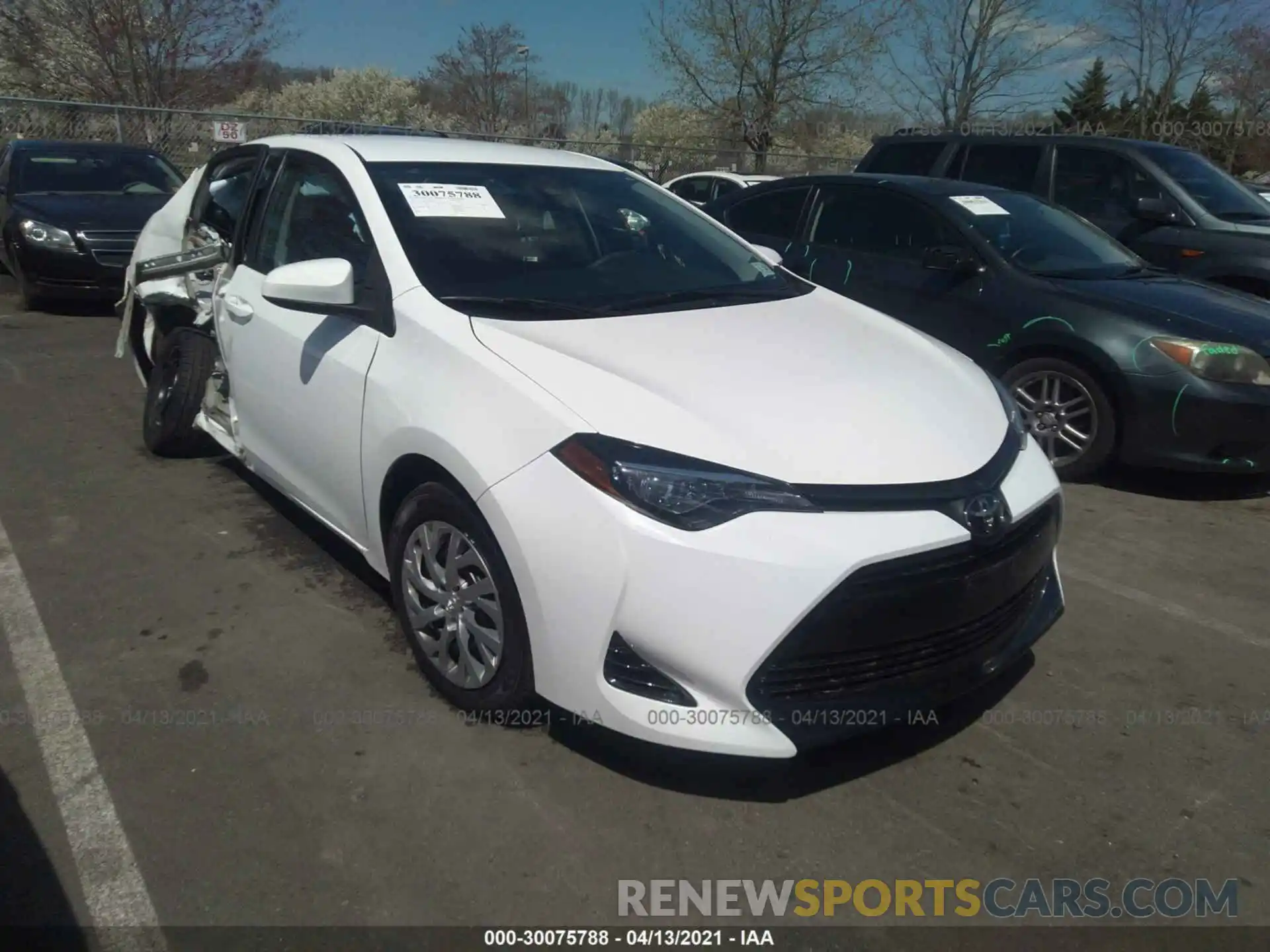 1 Photograph of a damaged car 2T1BURHE5KC139504 TOYOTA COROLLA 2019