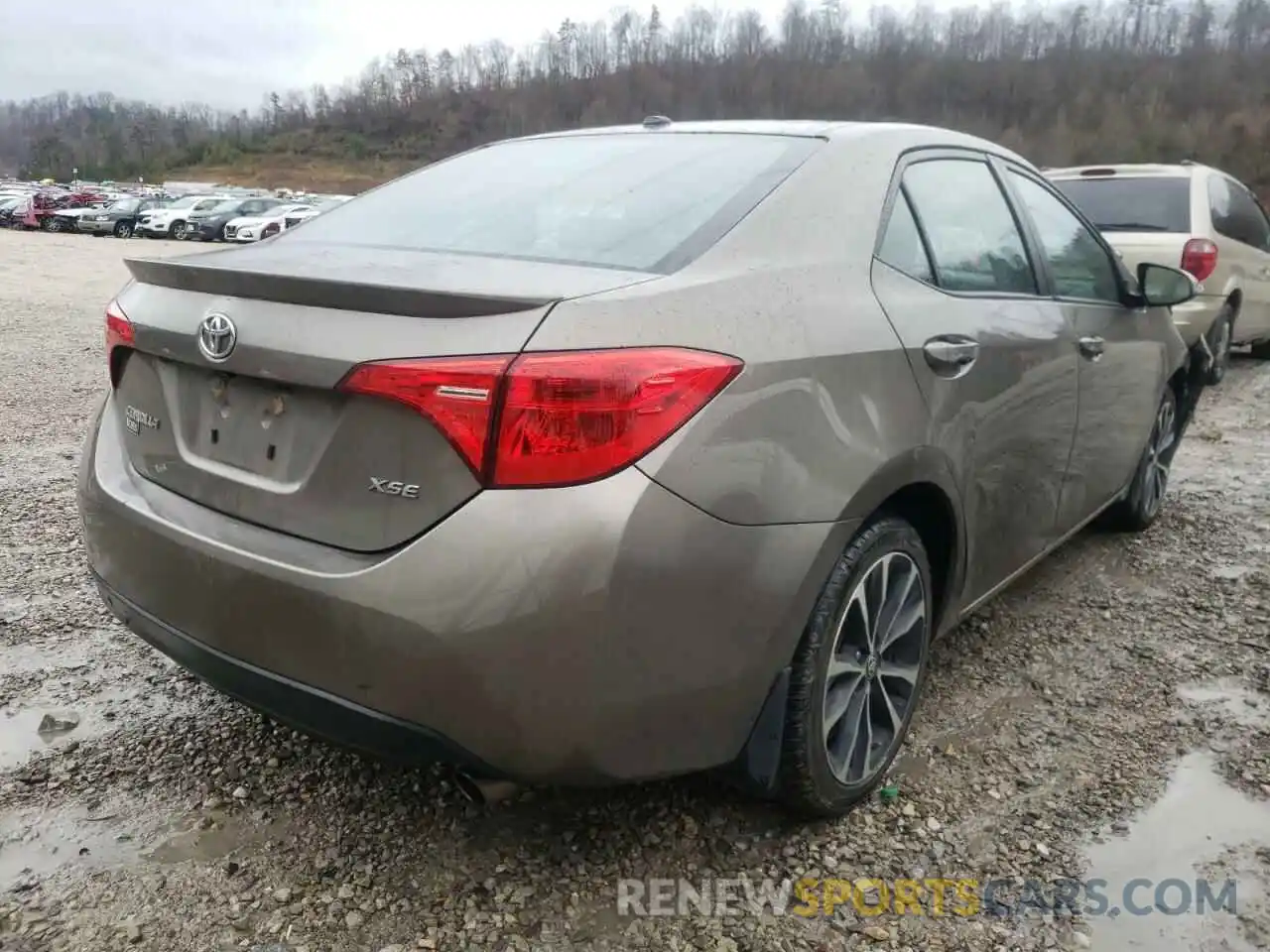 4 Photograph of a damaged car 2T1BURHE5KC140376 TOYOTA COROLLA 2019