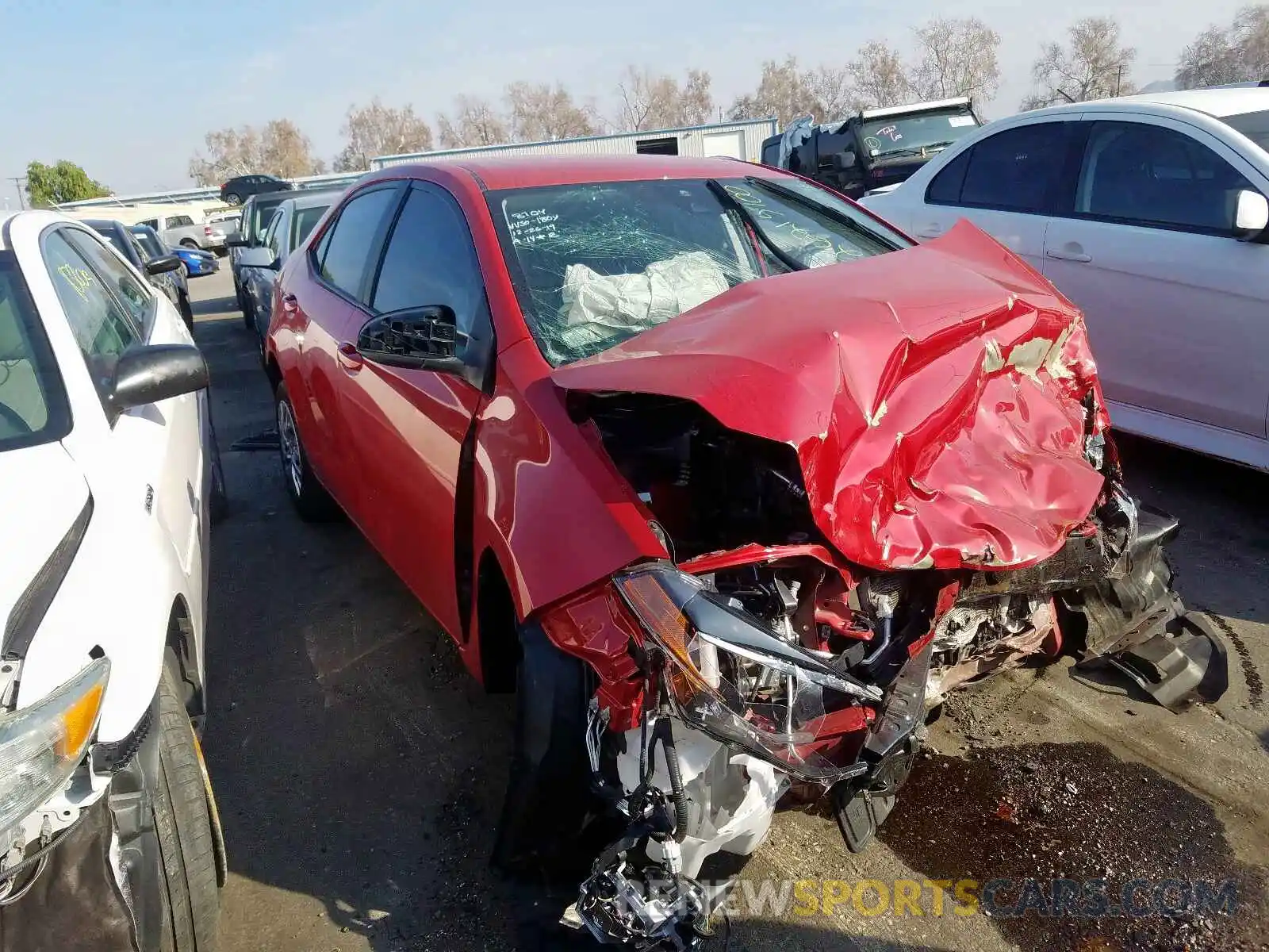 1 Фотография поврежденного автомобиля 2T1BURHE5KC140877 TOYOTA COROLLA 2019