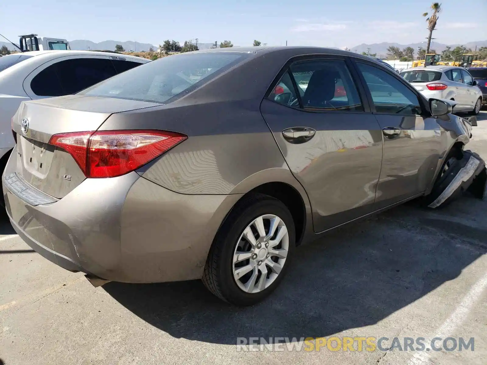 4 Photograph of a damaged car 2T1BURHE5KC141673 TOYOTA COROLLA 2019