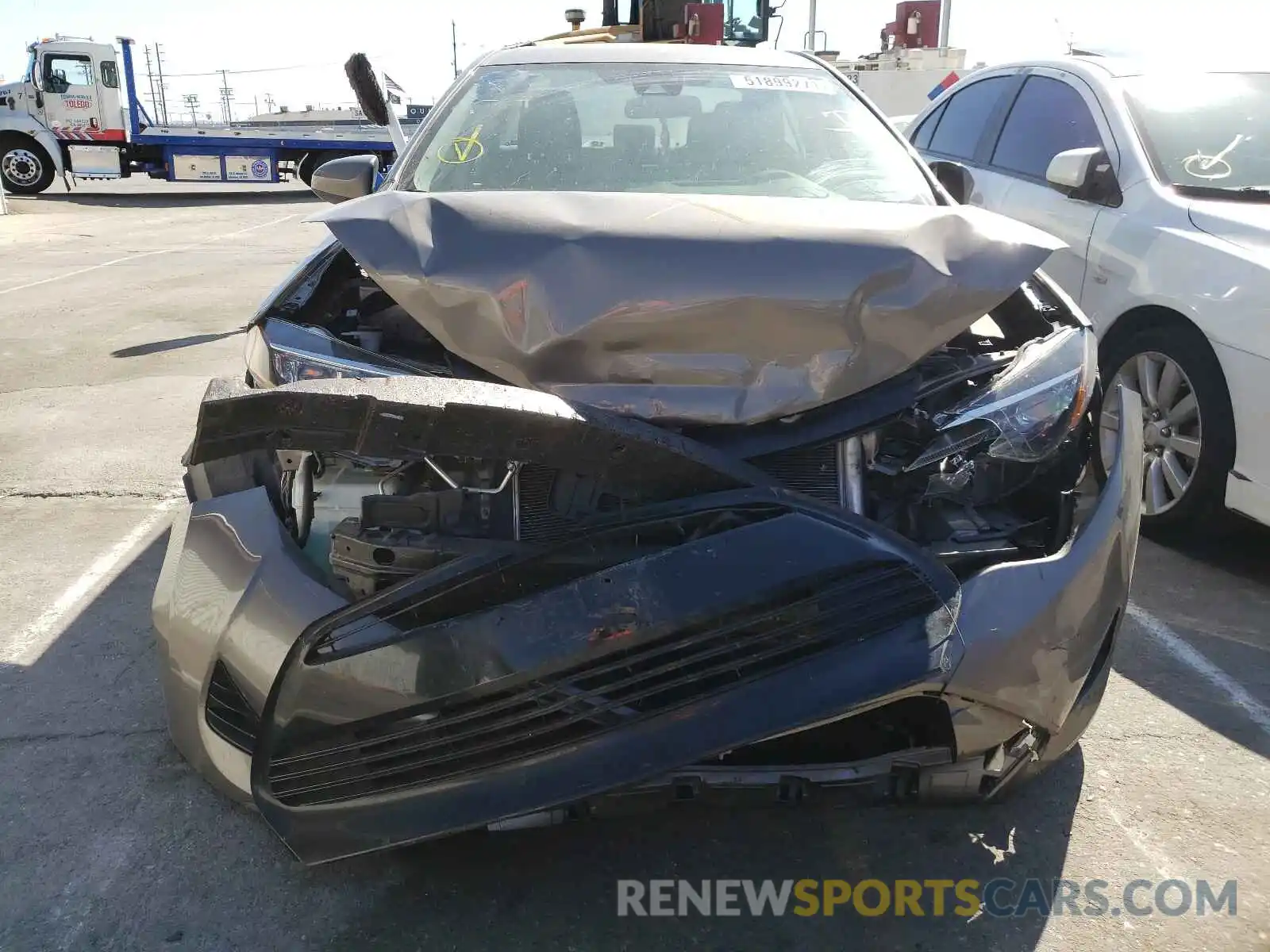 9 Photograph of a damaged car 2T1BURHE5KC141673 TOYOTA COROLLA 2019