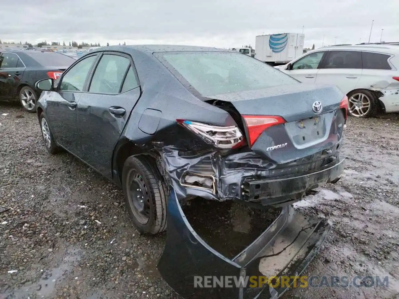 3 Photograph of a damaged car 2T1BURHE5KC141978 TOYOTA COROLLA 2019