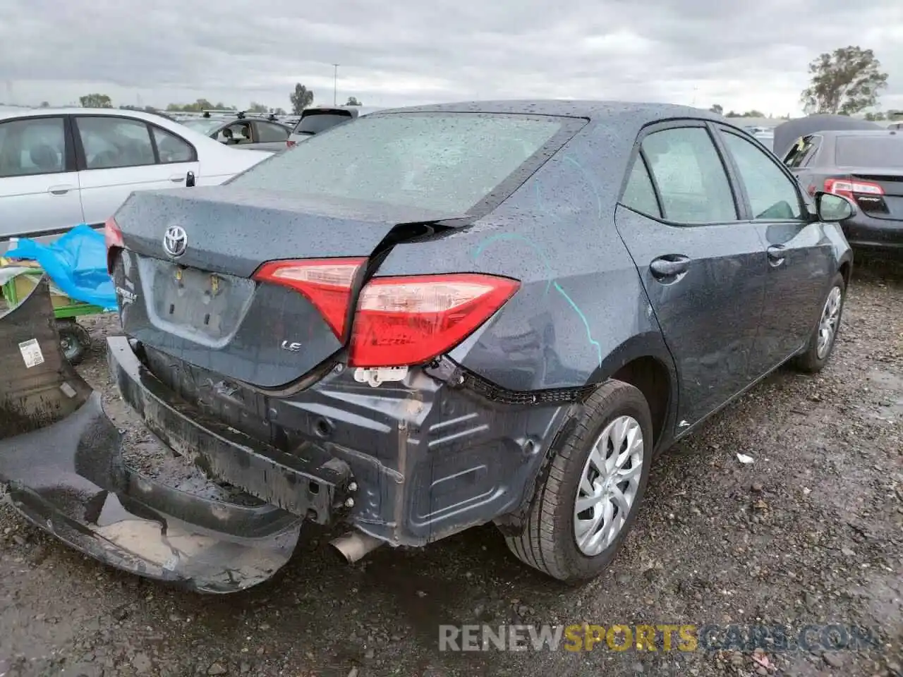 4 Photograph of a damaged car 2T1BURHE5KC141978 TOYOTA COROLLA 2019