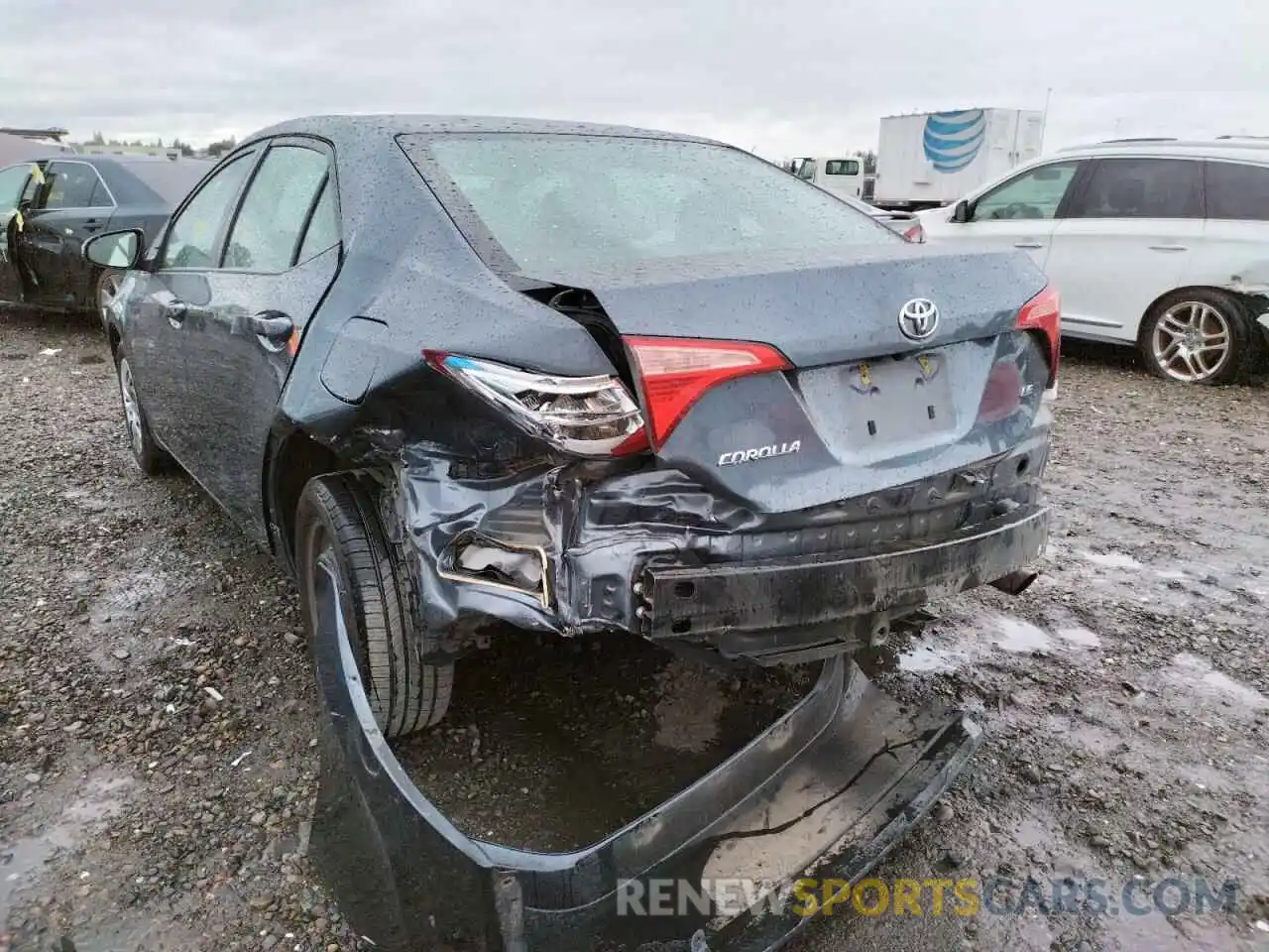 9 Photograph of a damaged car 2T1BURHE5KC141978 TOYOTA COROLLA 2019