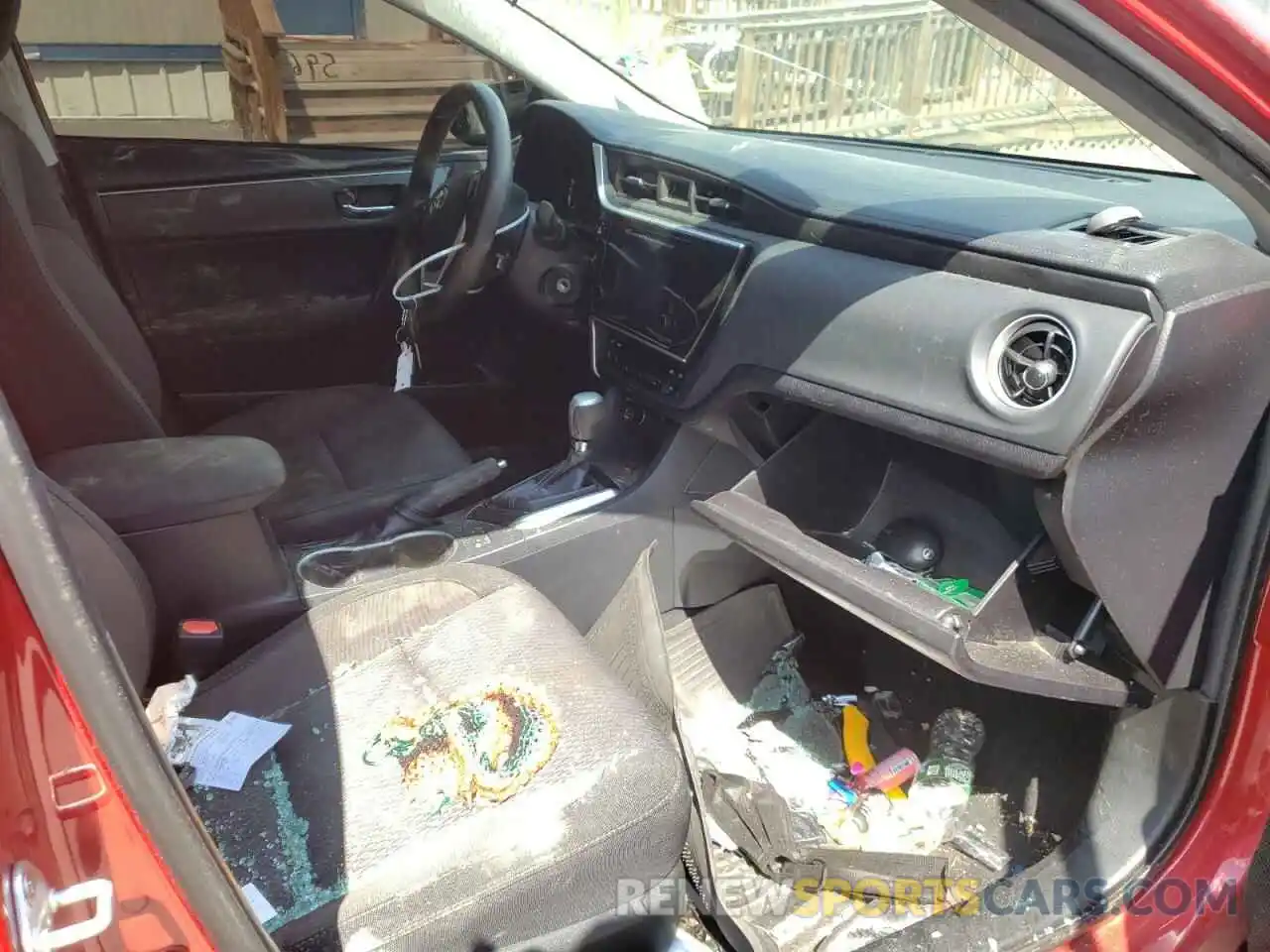 5 Photograph of a damaged car 2T1BURHE5KC142337 TOYOTA COROLLA 2019