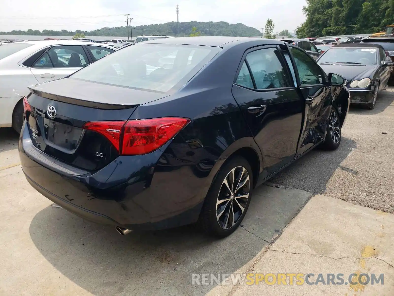 4 Photograph of a damaged car 2T1BURHE5KC142371 TOYOTA COROLLA 2019