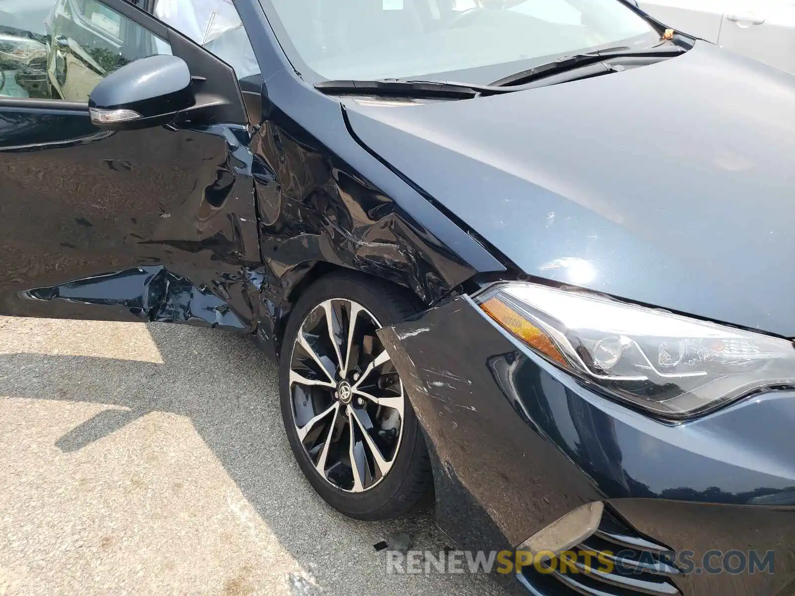 9 Photograph of a damaged car 2T1BURHE5KC142371 TOYOTA COROLLA 2019