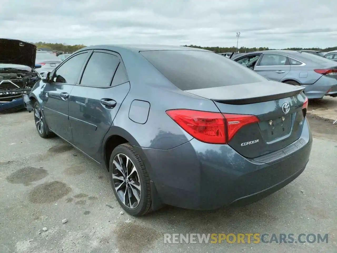 3 Photograph of a damaged car 2T1BURHE5KC142838 TOYOTA COROLLA 2019