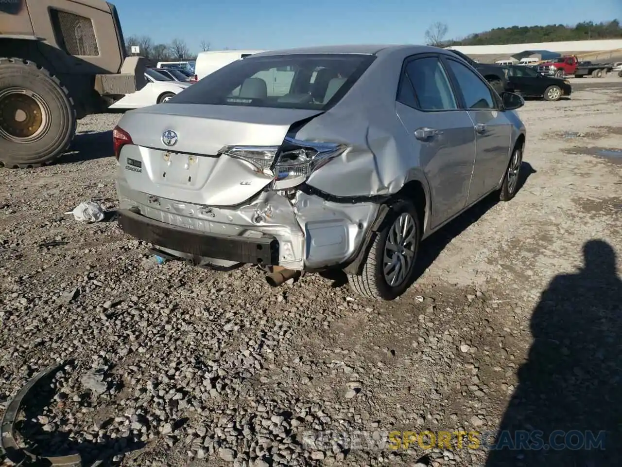 4 Photograph of a damaged car 2T1BURHE5KC142869 TOYOTA COROLLA 2019