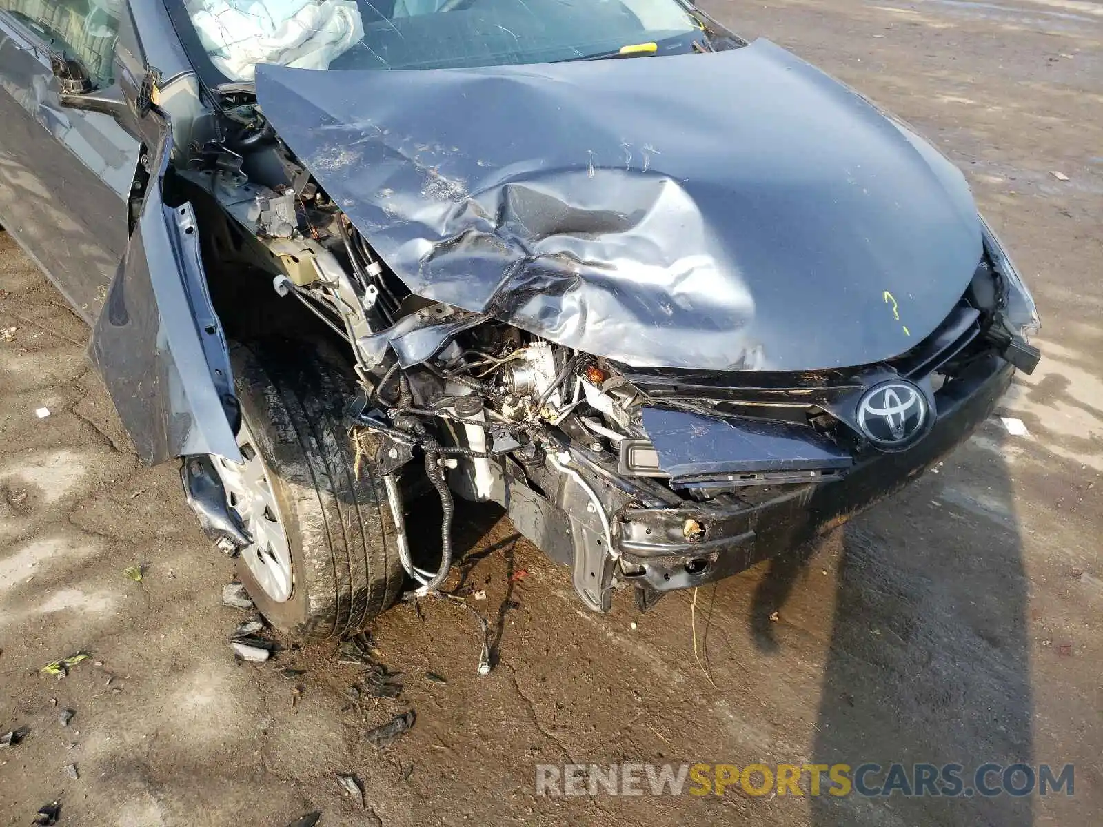 9 Photograph of a damaged car 2T1BURHE5KC143066 TOYOTA COROLLA 2019