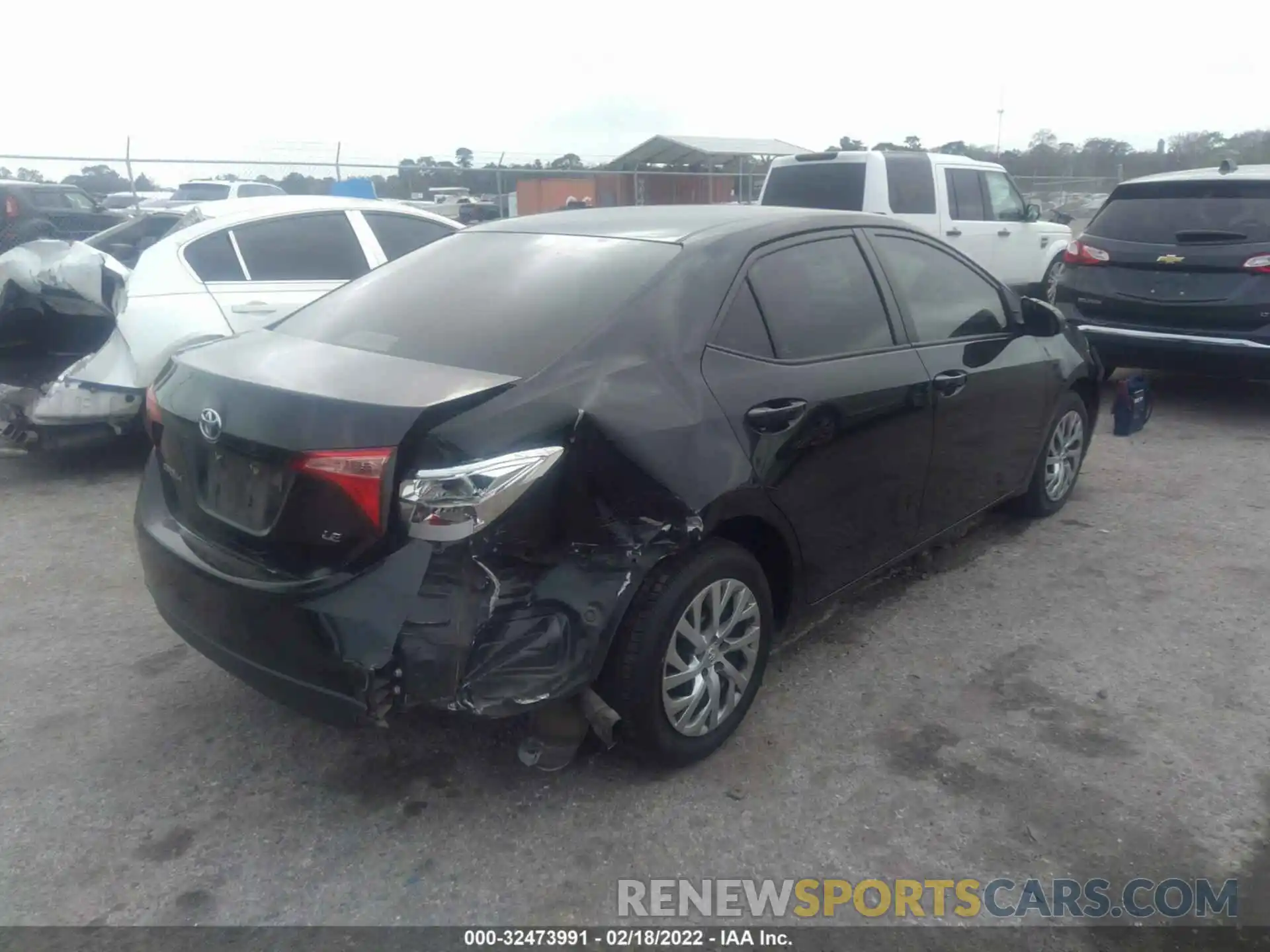 4 Photograph of a damaged car 2T1BURHE5KC143746 TOYOTA COROLLA 2019