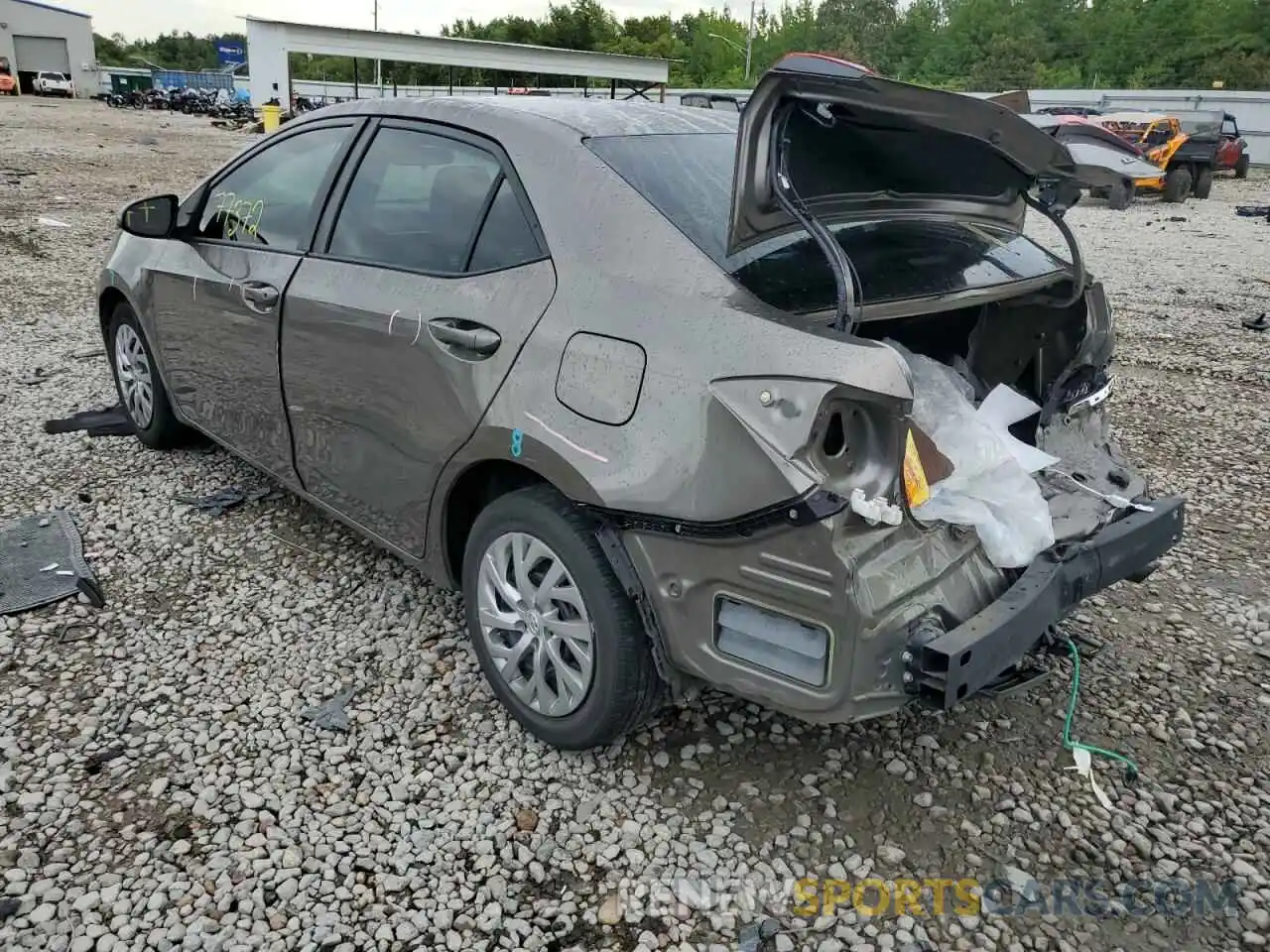 3 Photograph of a damaged car 2T1BURHE5KC143911 TOYOTA COROLLA 2019