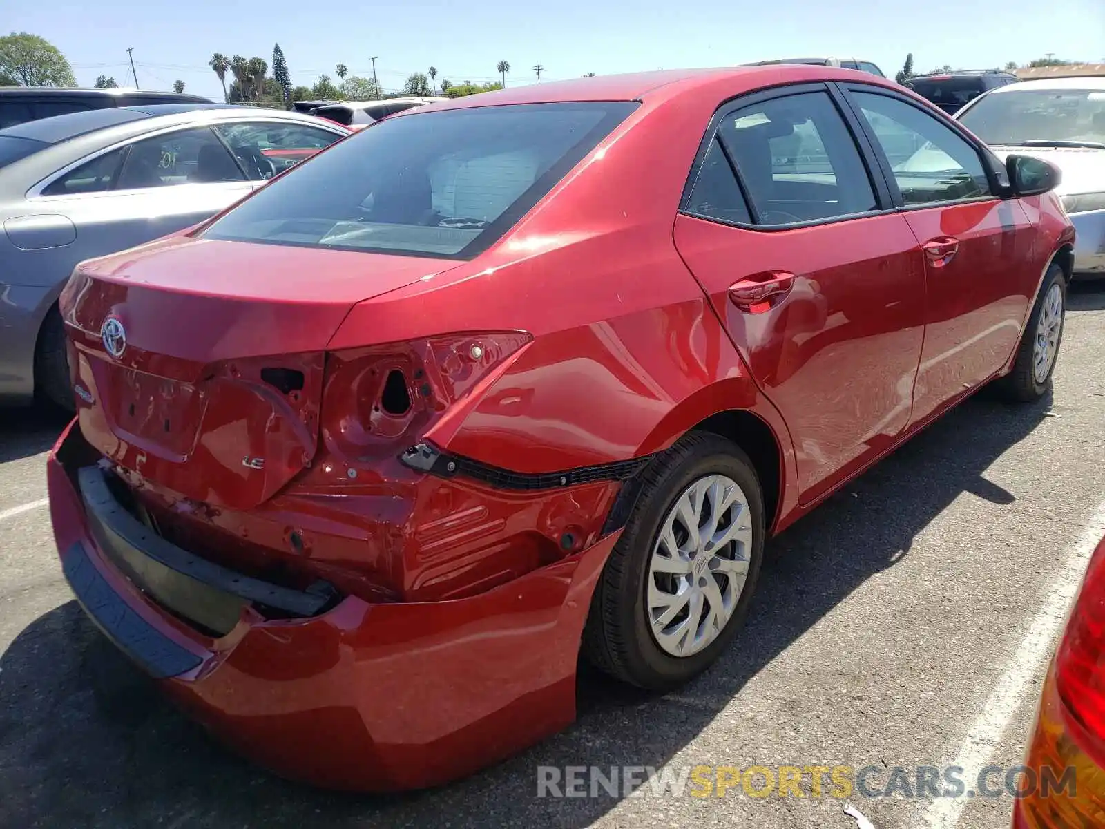 4 Photograph of a damaged car 2T1BURHE5KC144072 TOYOTA COROLLA 2019