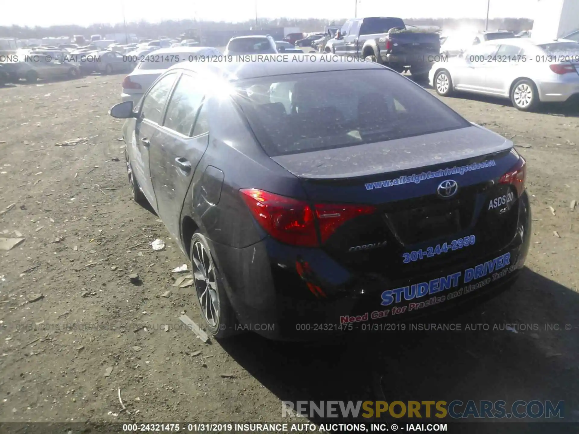 3 Photograph of a damaged car 2T1BURHE5KC144329 TOYOTA COROLLA 2019