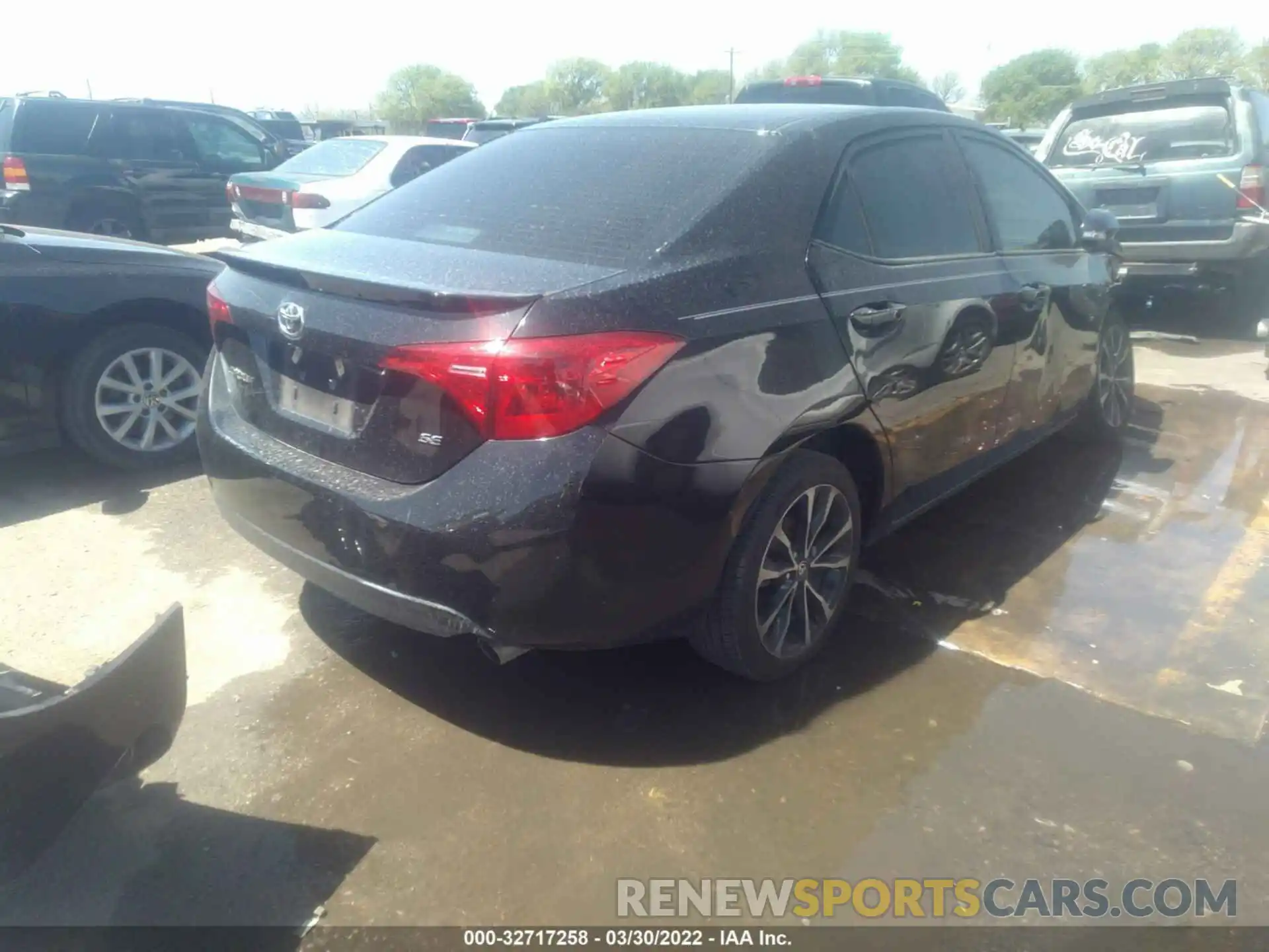 4 Photograph of a damaged car 2T1BURHE5KC144380 TOYOTA COROLLA 2019