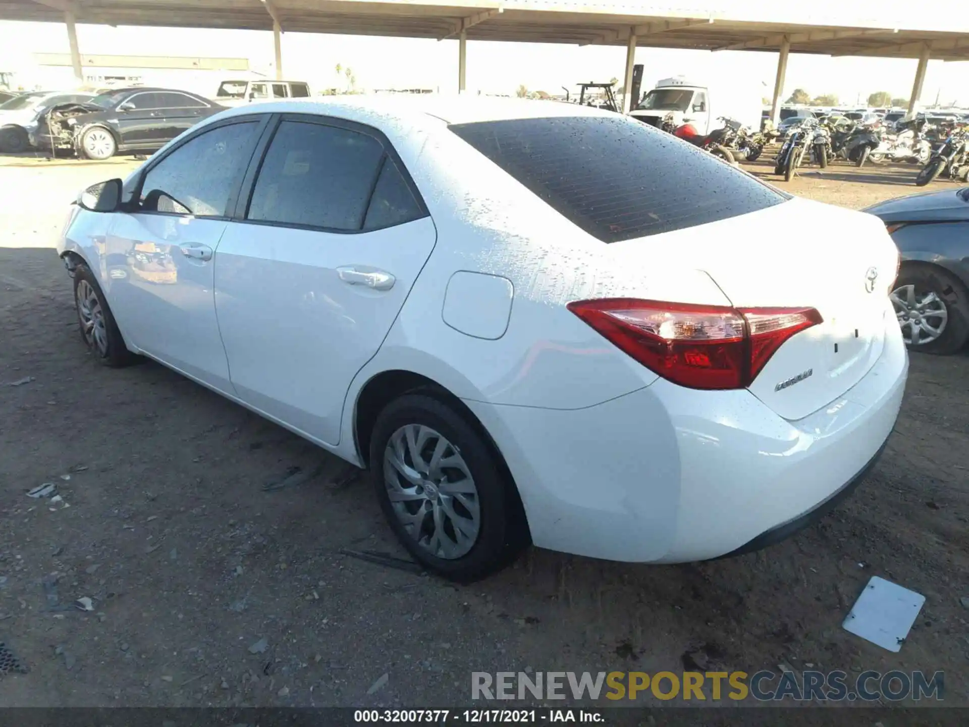 3 Photograph of a damaged car 2T1BURHE5KC144511 TOYOTA COROLLA 2019