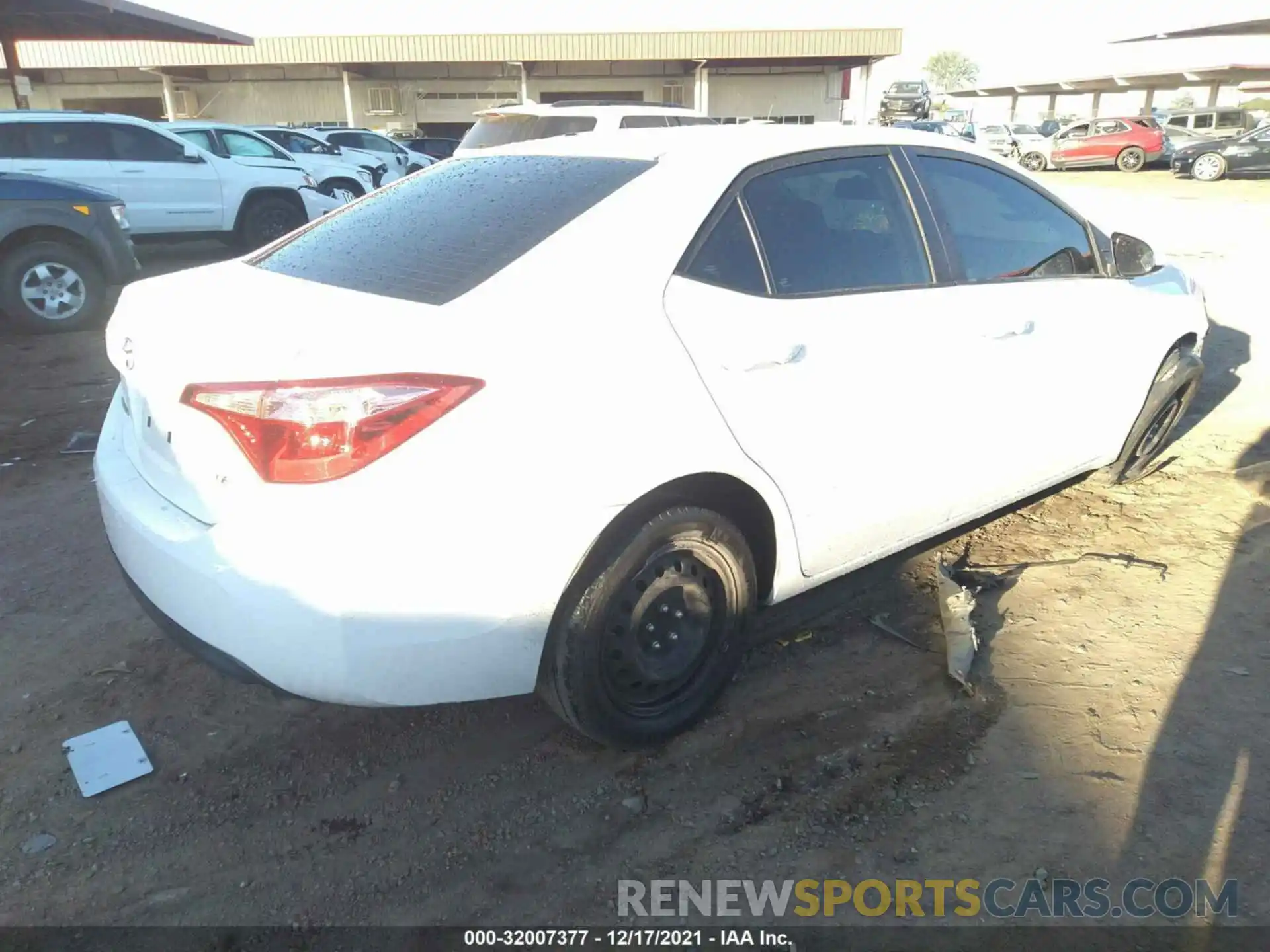 4 Photograph of a damaged car 2T1BURHE5KC144511 TOYOTA COROLLA 2019