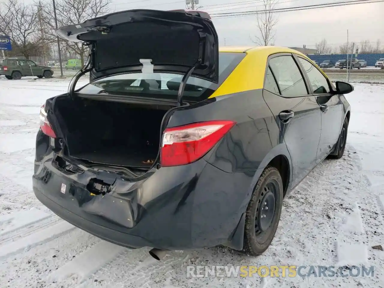 4 Photograph of a damaged car 2T1BURHE5KC144587 TOYOTA COROLLA 2019