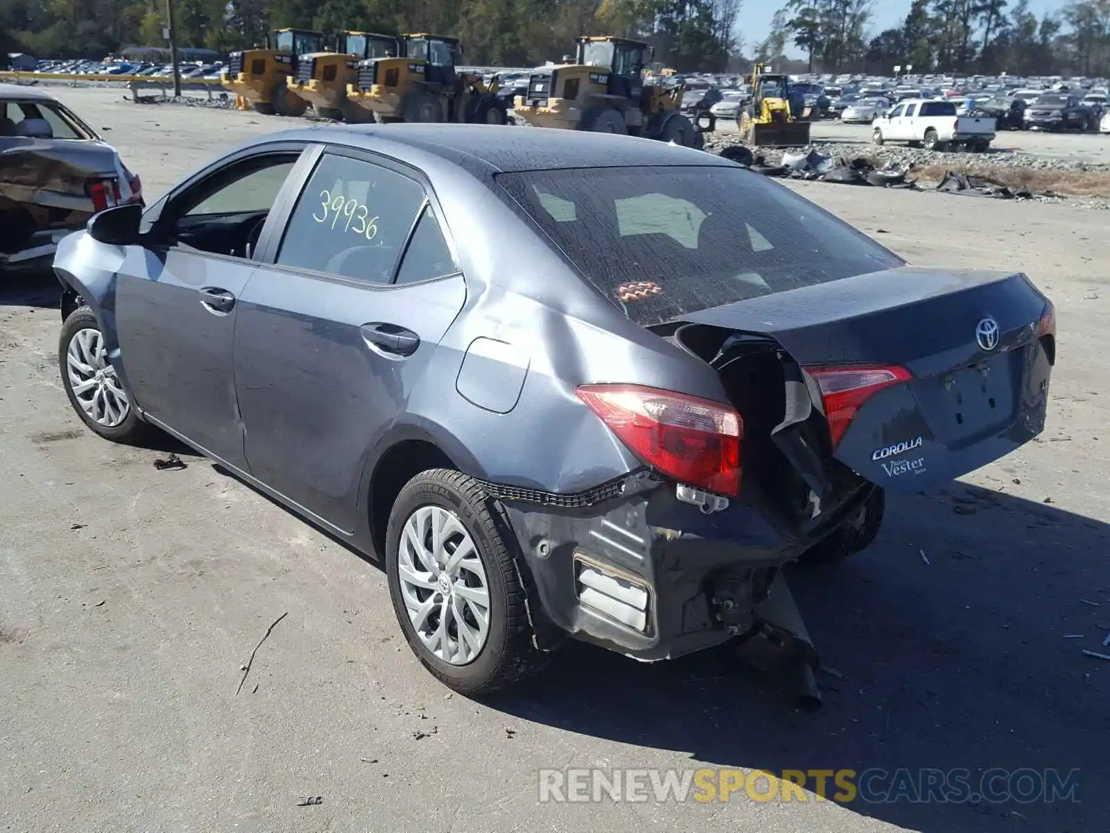 3 Photograph of a damaged car 2T1BURHE5KC144881 TOYOTA COROLLA 2019
