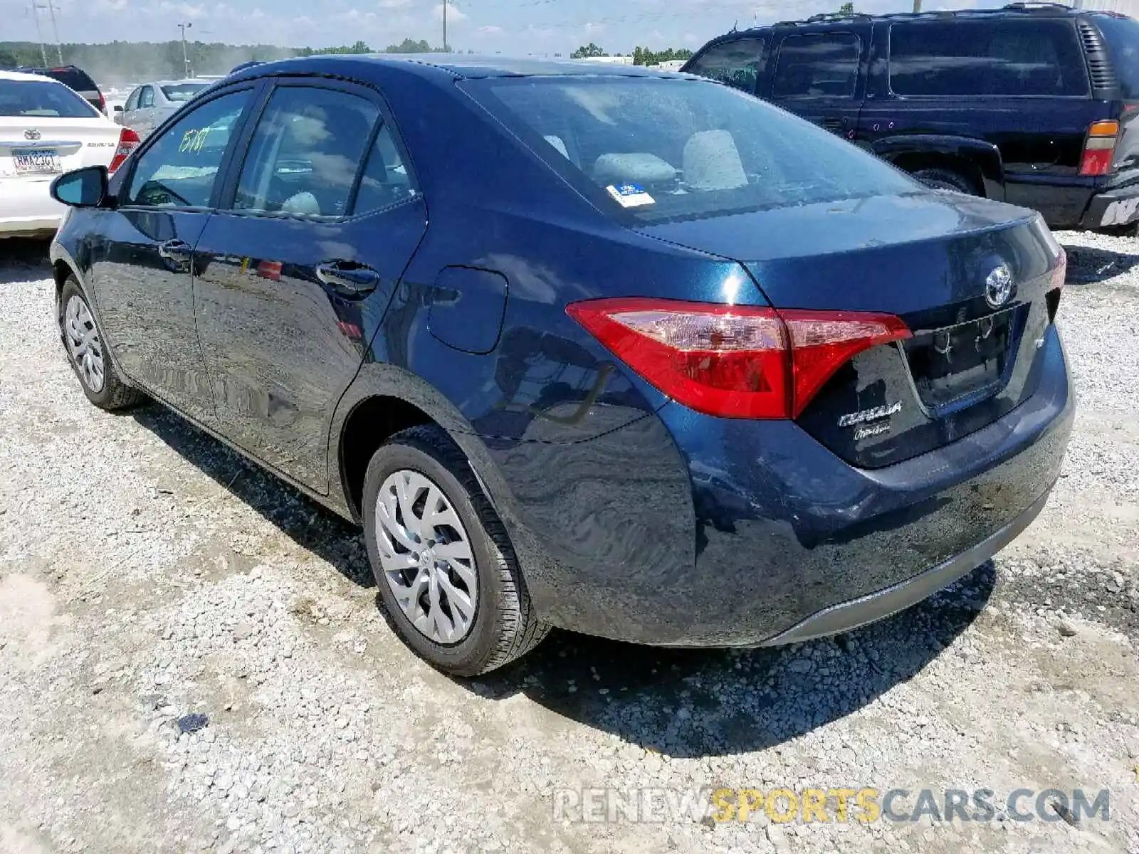 3 Photograph of a damaged car 2T1BURHE5KC145660 TOYOTA COROLLA 2019