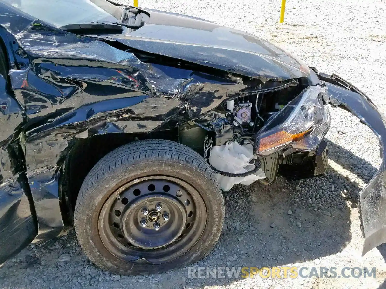 9 Photograph of a damaged car 2T1BURHE5KC145660 TOYOTA COROLLA 2019