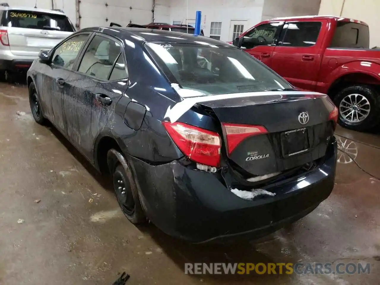 3 Photograph of a damaged car 2T1BURHE5KC146663 TOYOTA COROLLA 2019