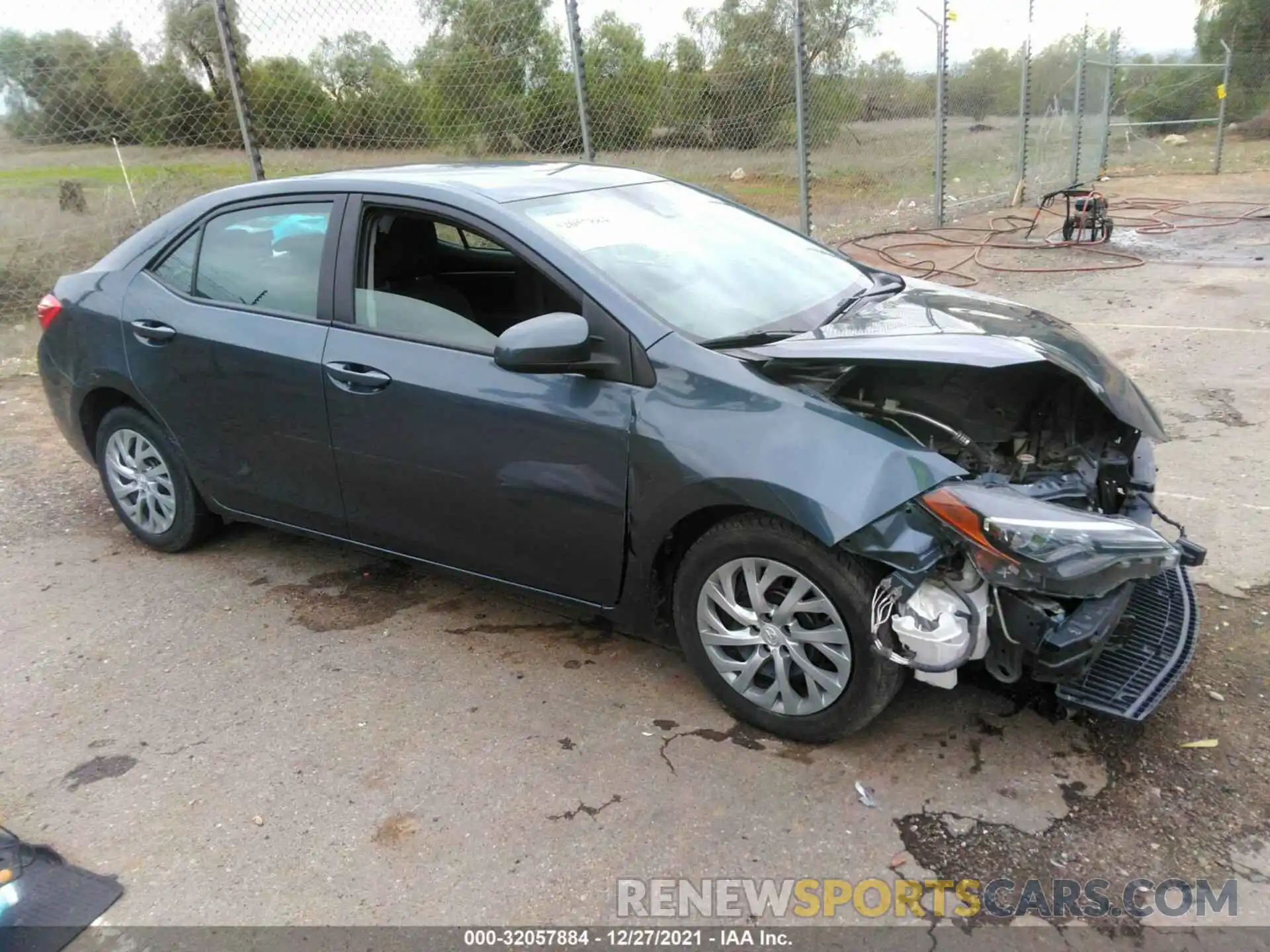 1 Photograph of a damaged car 2T1BURHE5KC146677 TOYOTA COROLLA 2019