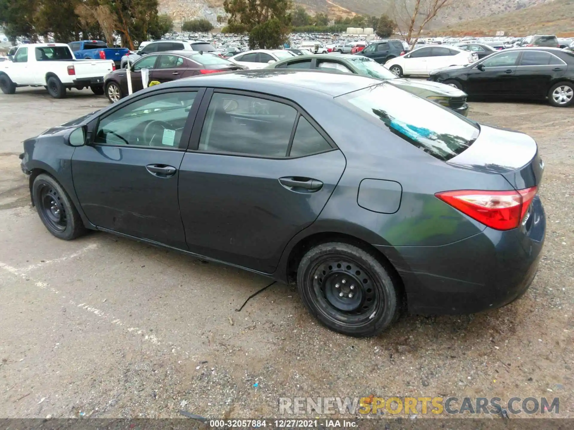 3 Photograph of a damaged car 2T1BURHE5KC146677 TOYOTA COROLLA 2019