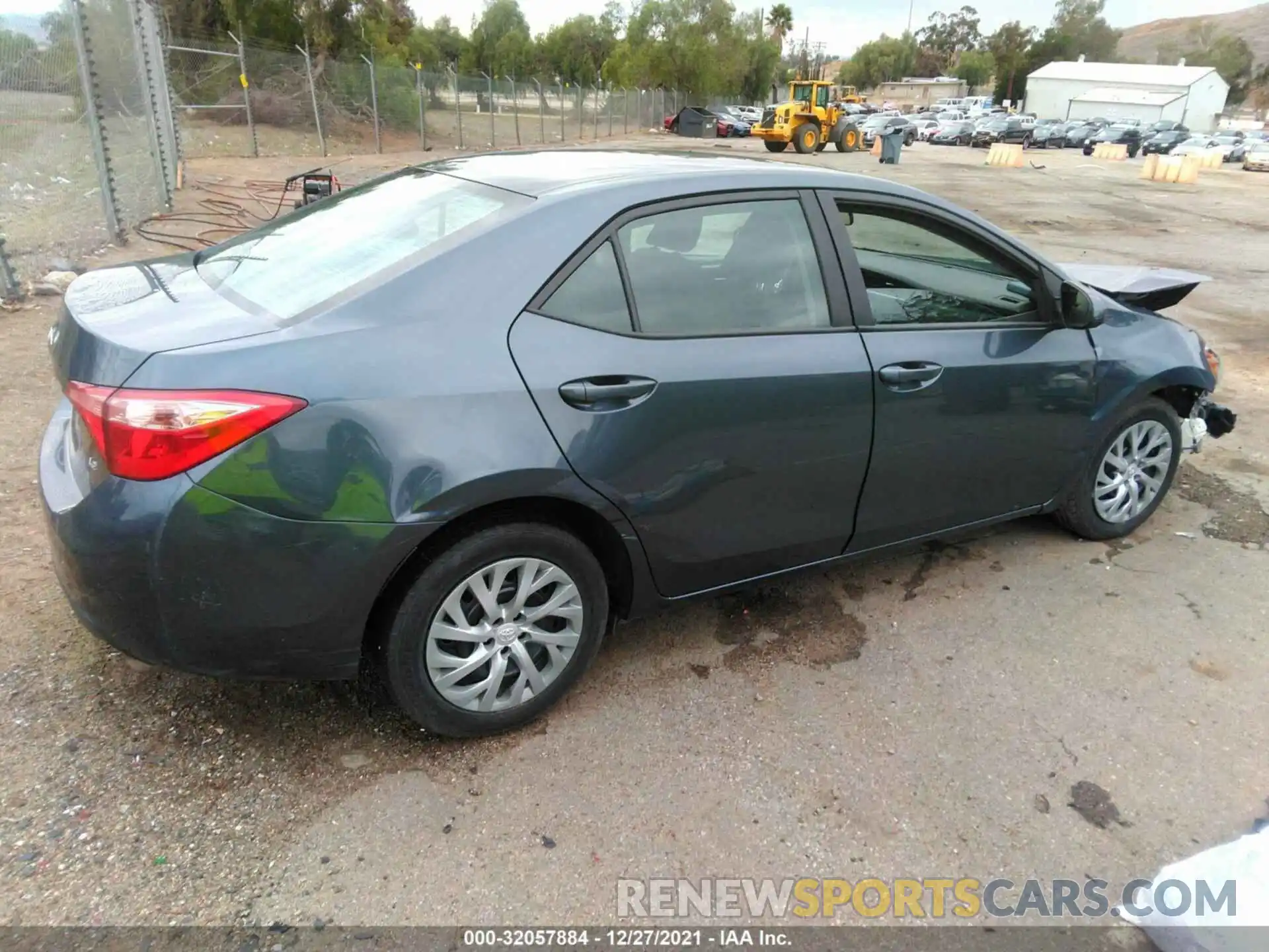 4 Photograph of a damaged car 2T1BURHE5KC146677 TOYOTA COROLLA 2019